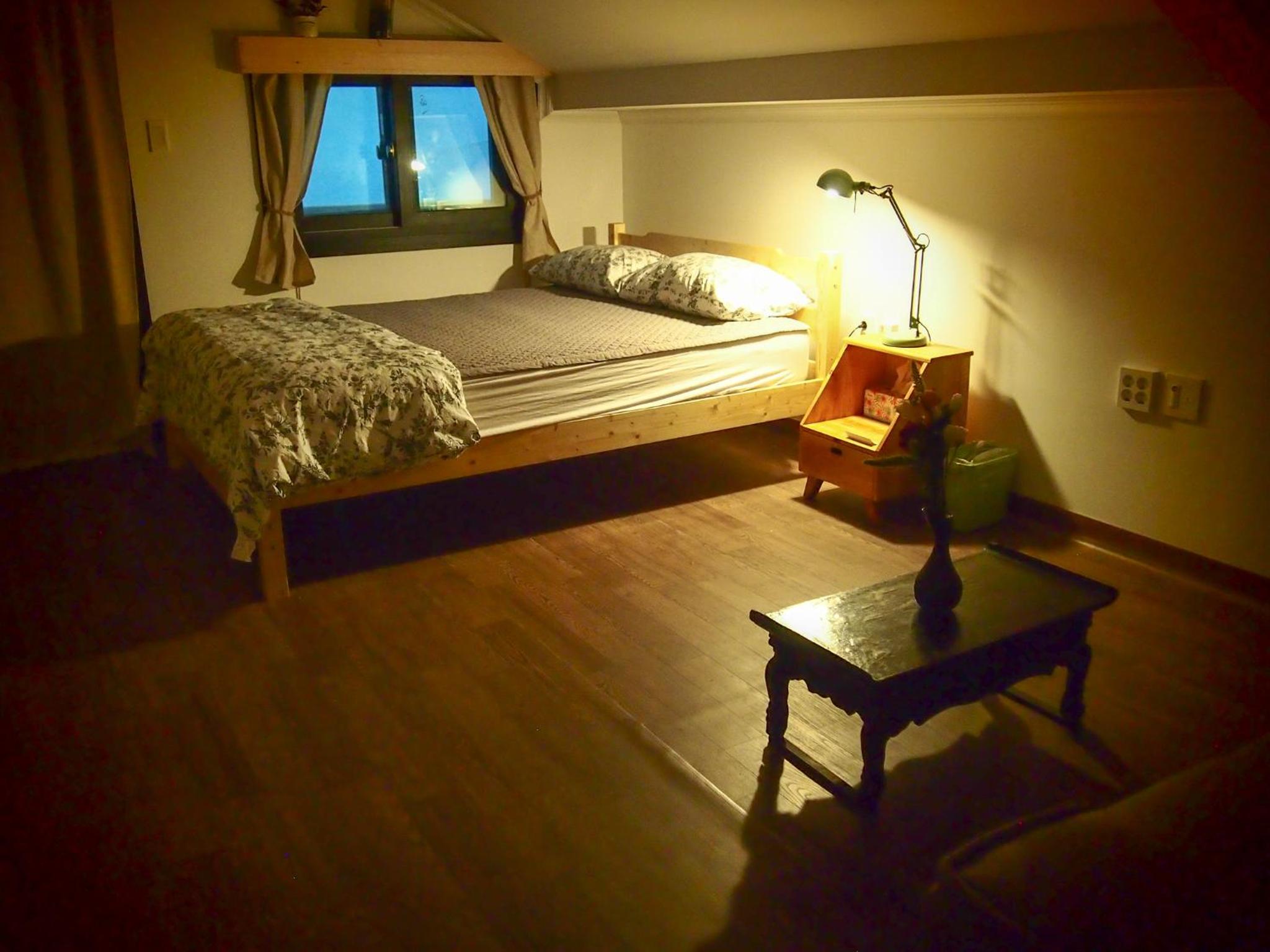 Double Room with Shared Bathroom photo 2