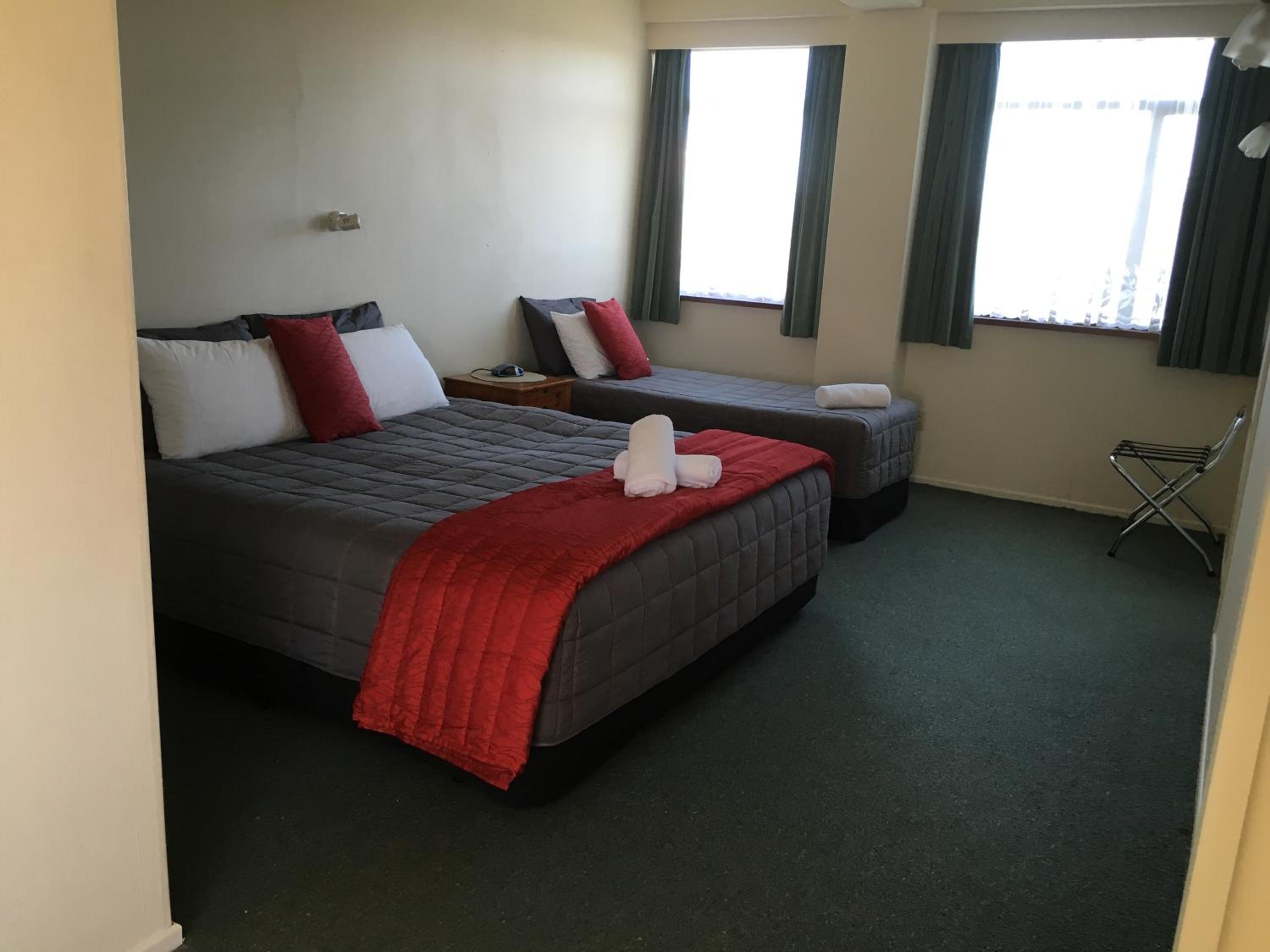 Deluxe Studio (3 Adults) - Photo 6