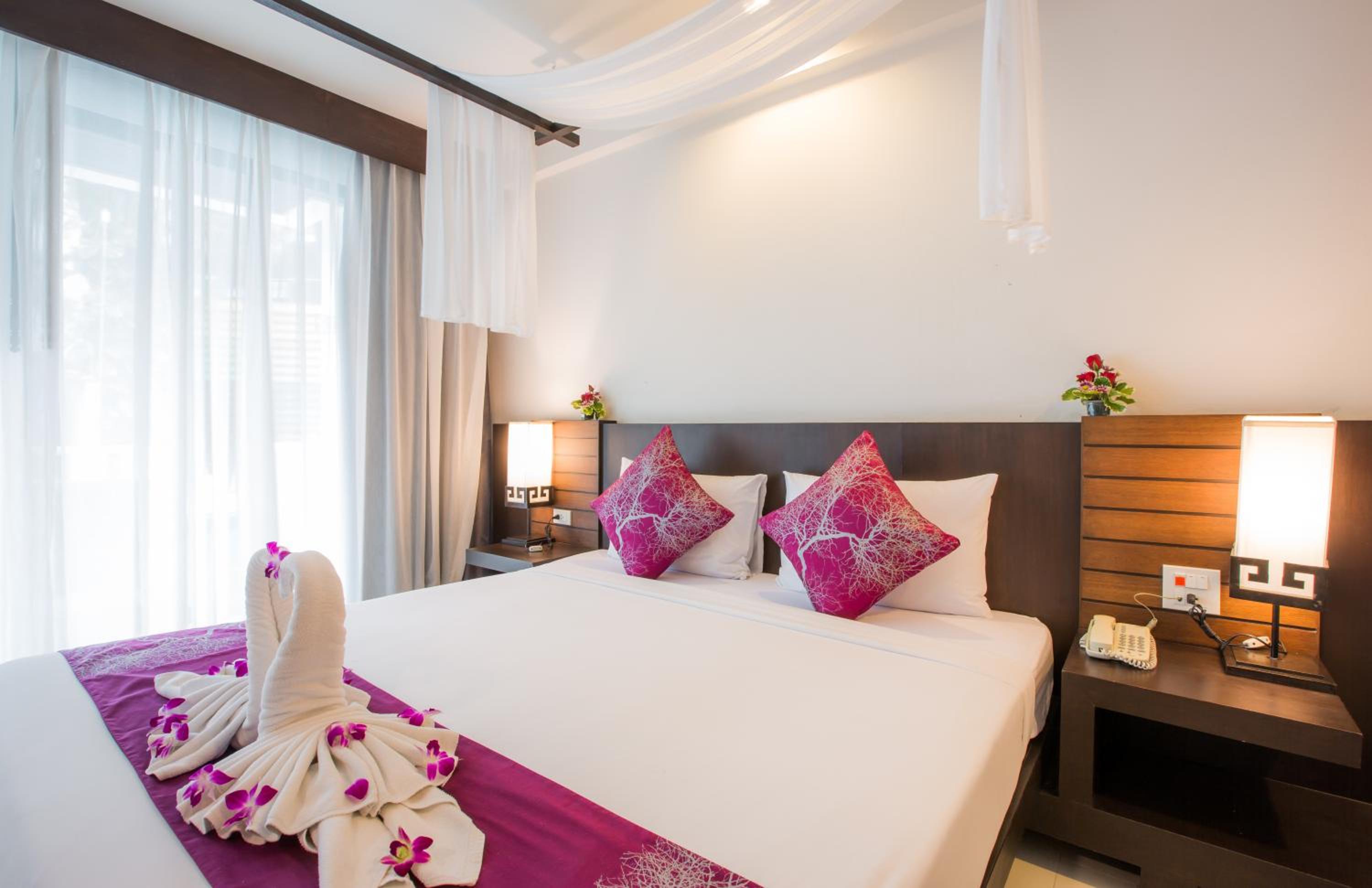Deluxe Double or Twin Room - Photo 7