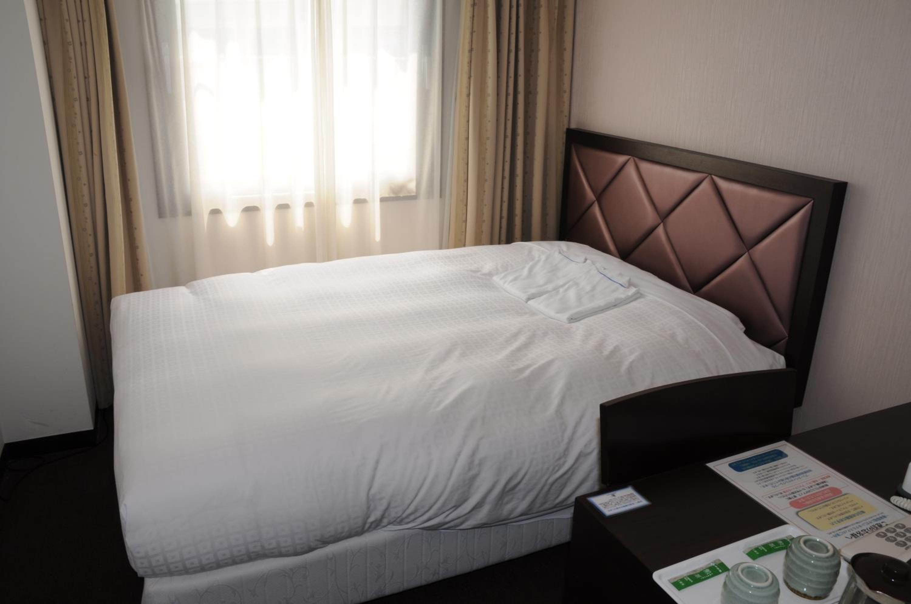 Double Room with Small Double Bed - Smoking photo 1