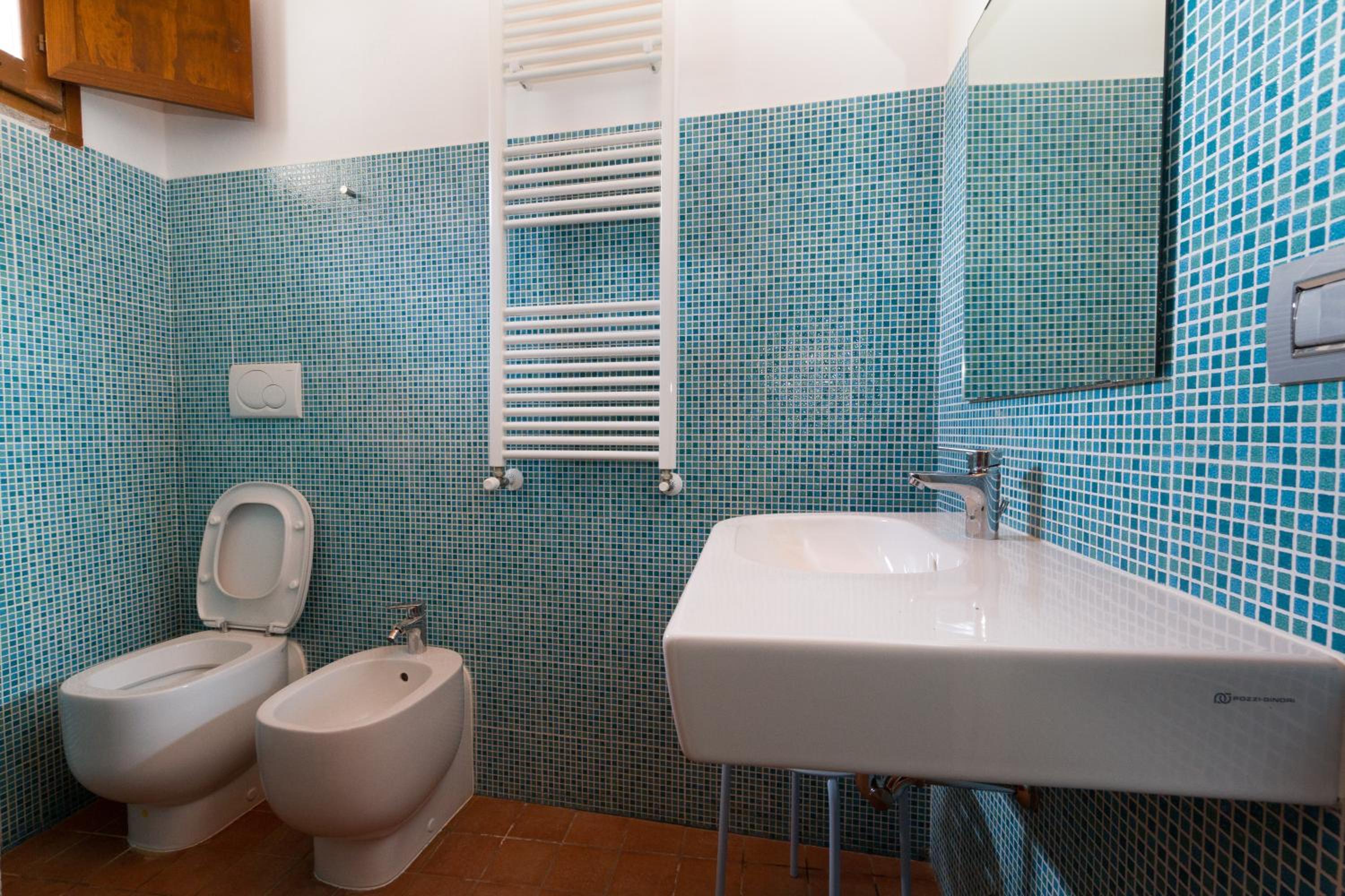 Double or Twin Room - Photo 5