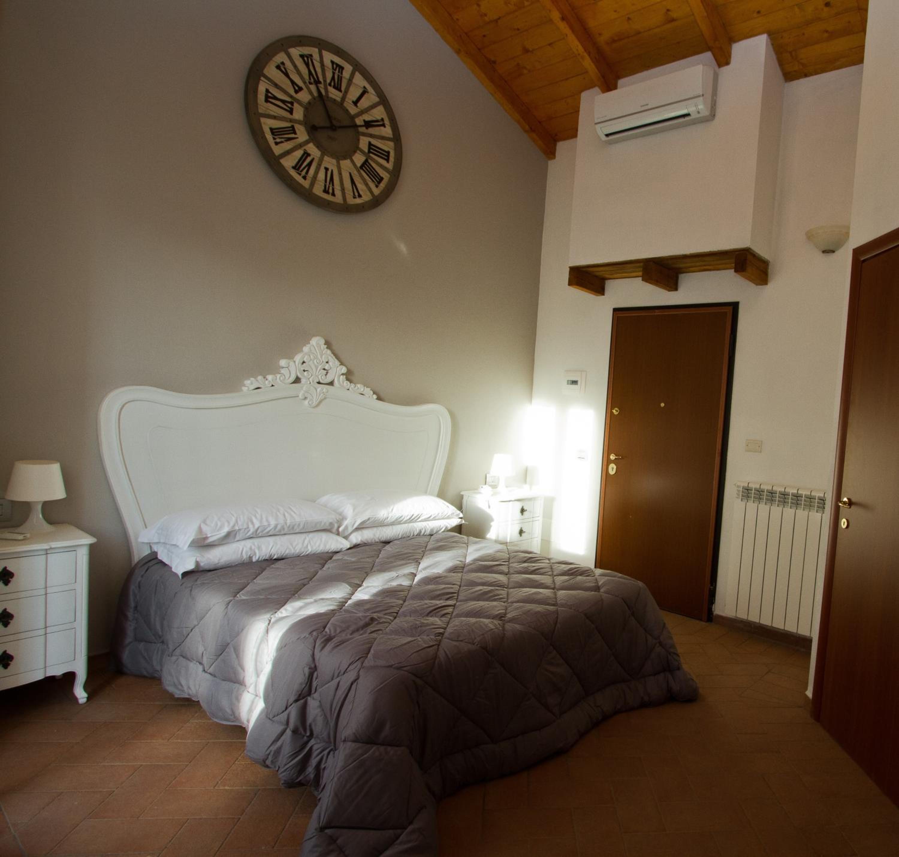 Double or Twin Room - Photo 3