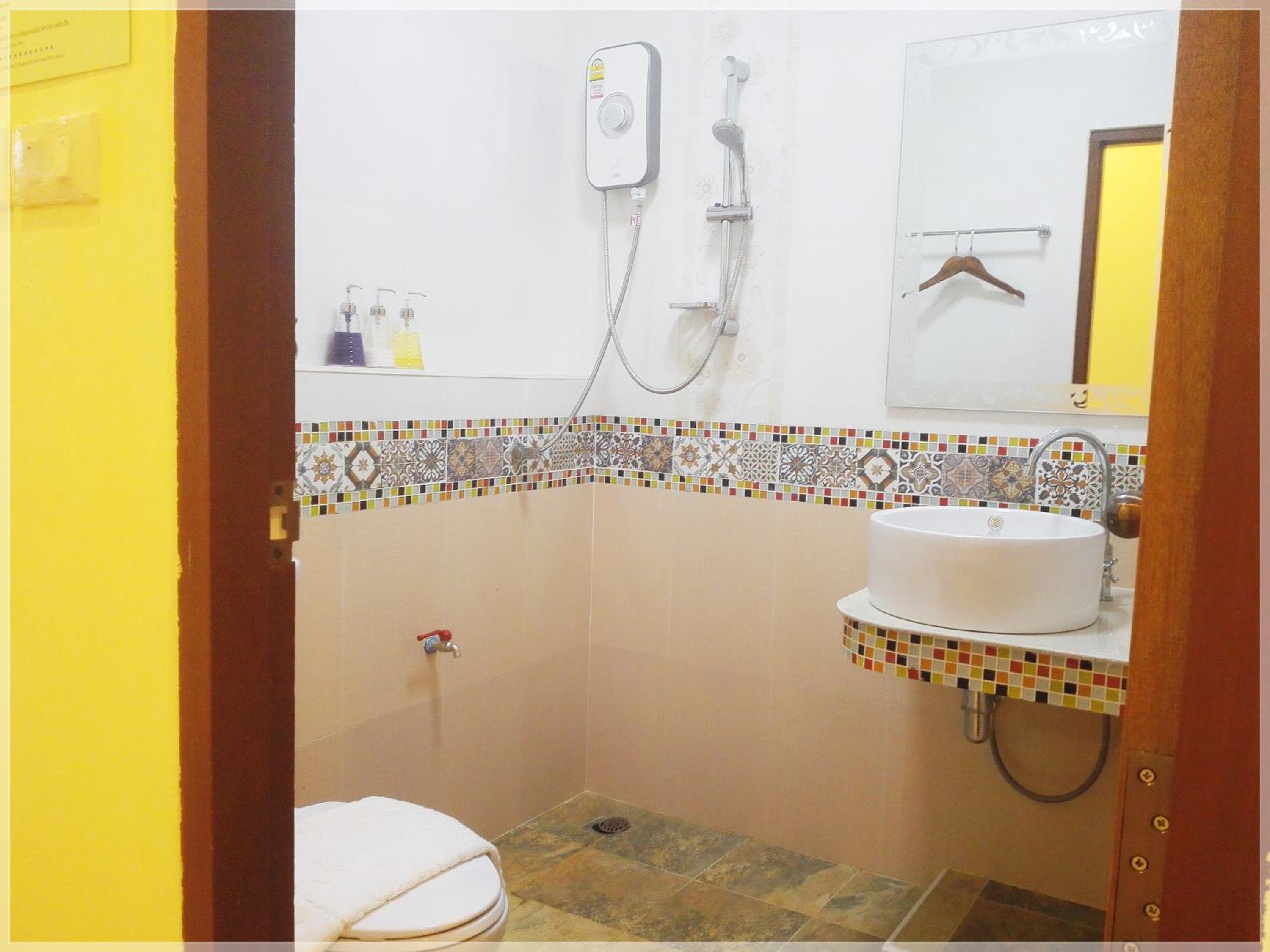 Standard Twin Room - Photo 5