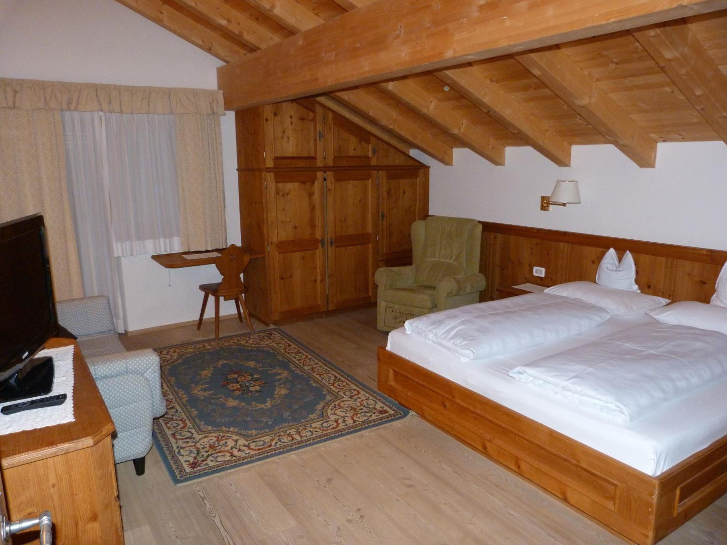 Superior Double or Twin Room with Parking photo 3