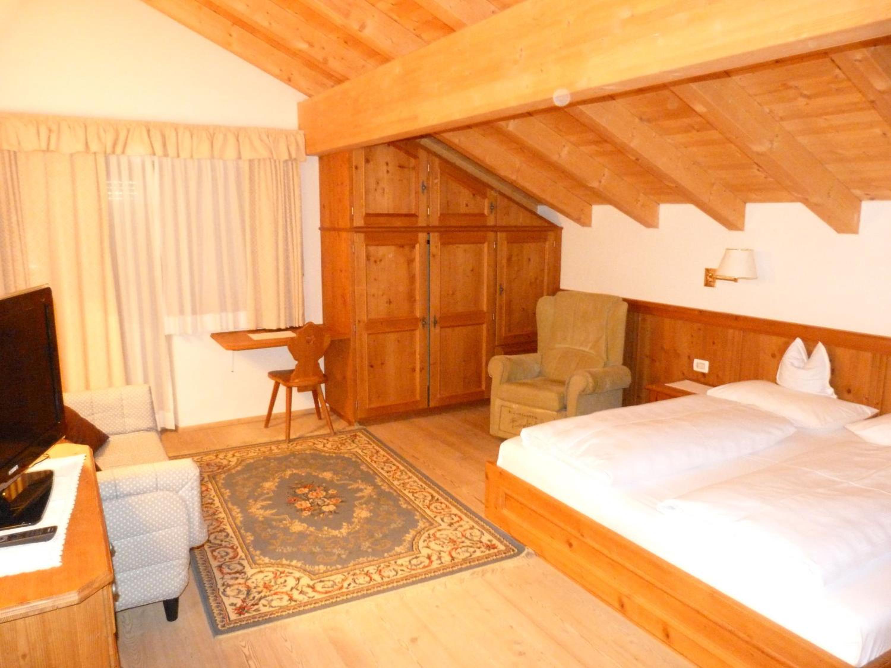 Superior Double or Twin Room with Parking photo 2