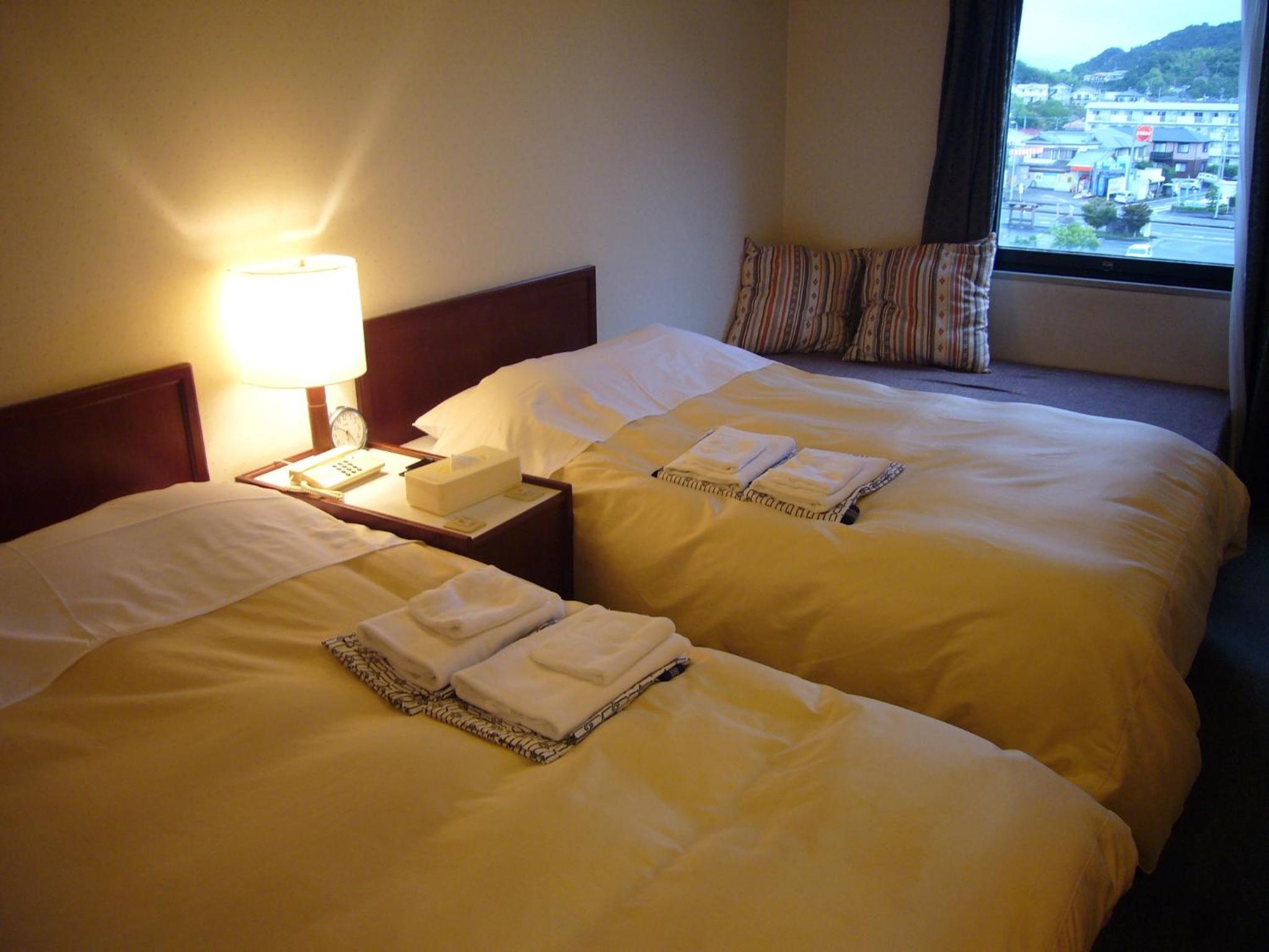 Quadruple Room - Non-Smoking photo 1