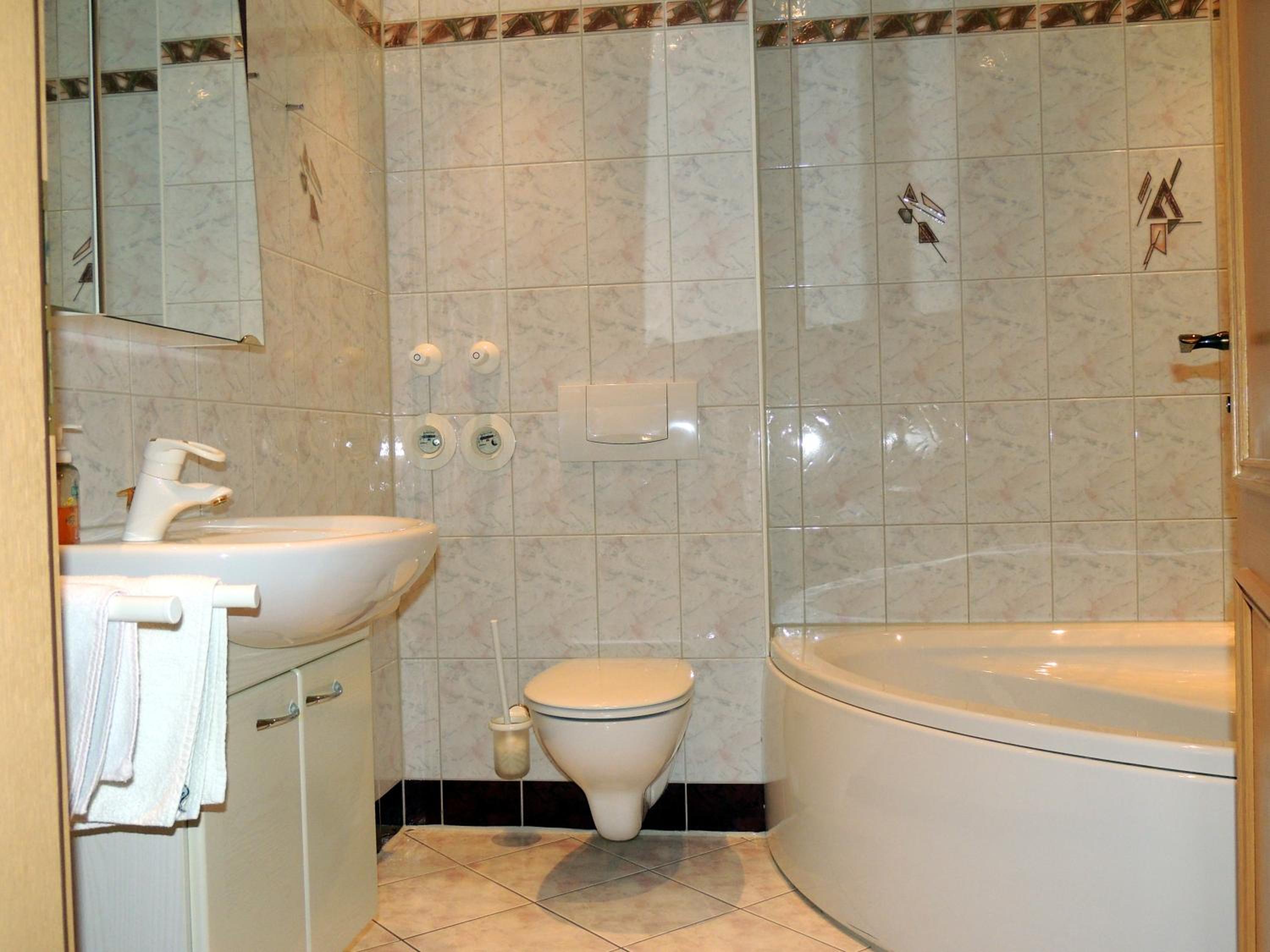 Two-Bedroom Apartment with Balcony photo 2