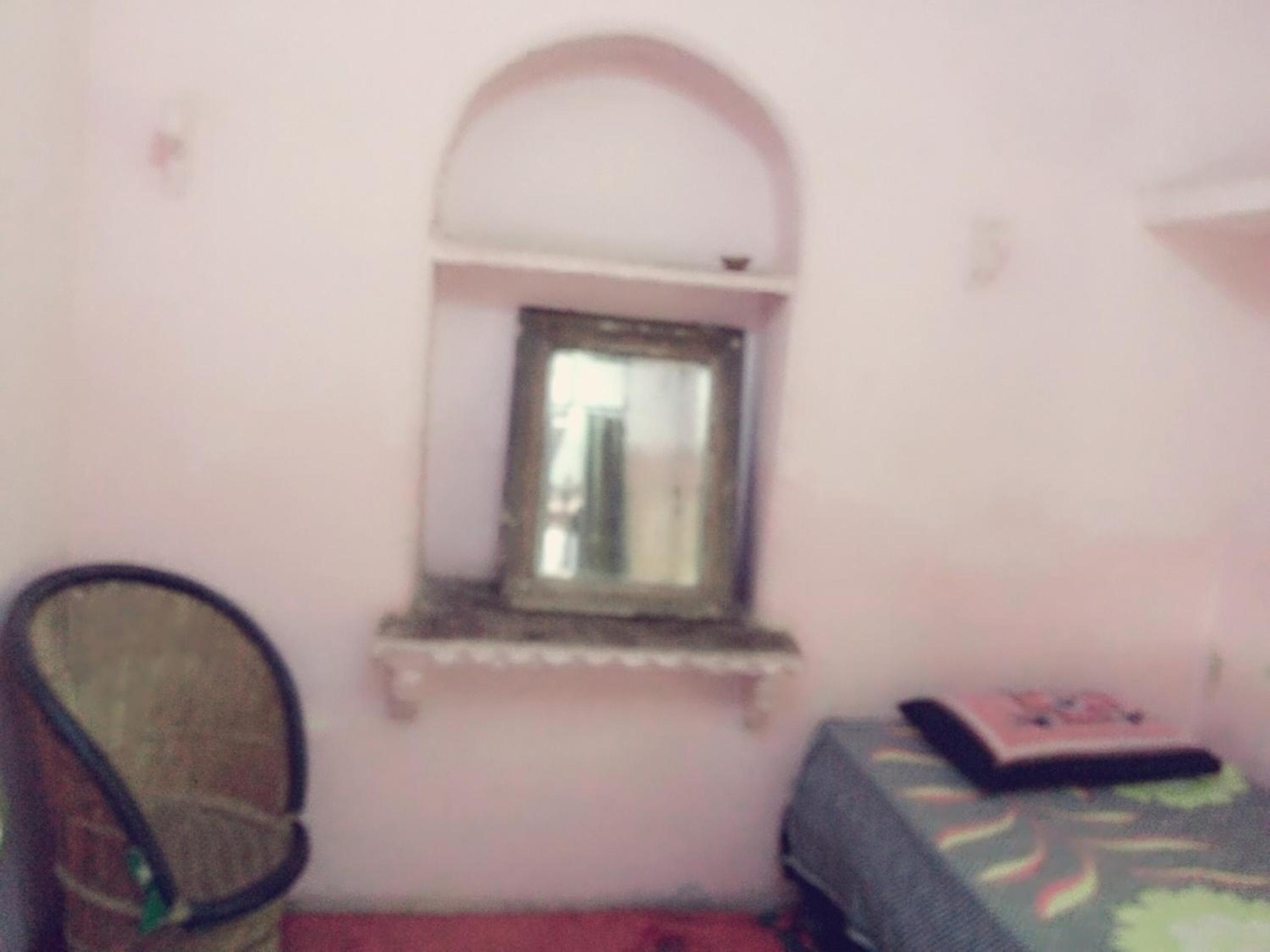 Single Room with Bathroom - Photo 1