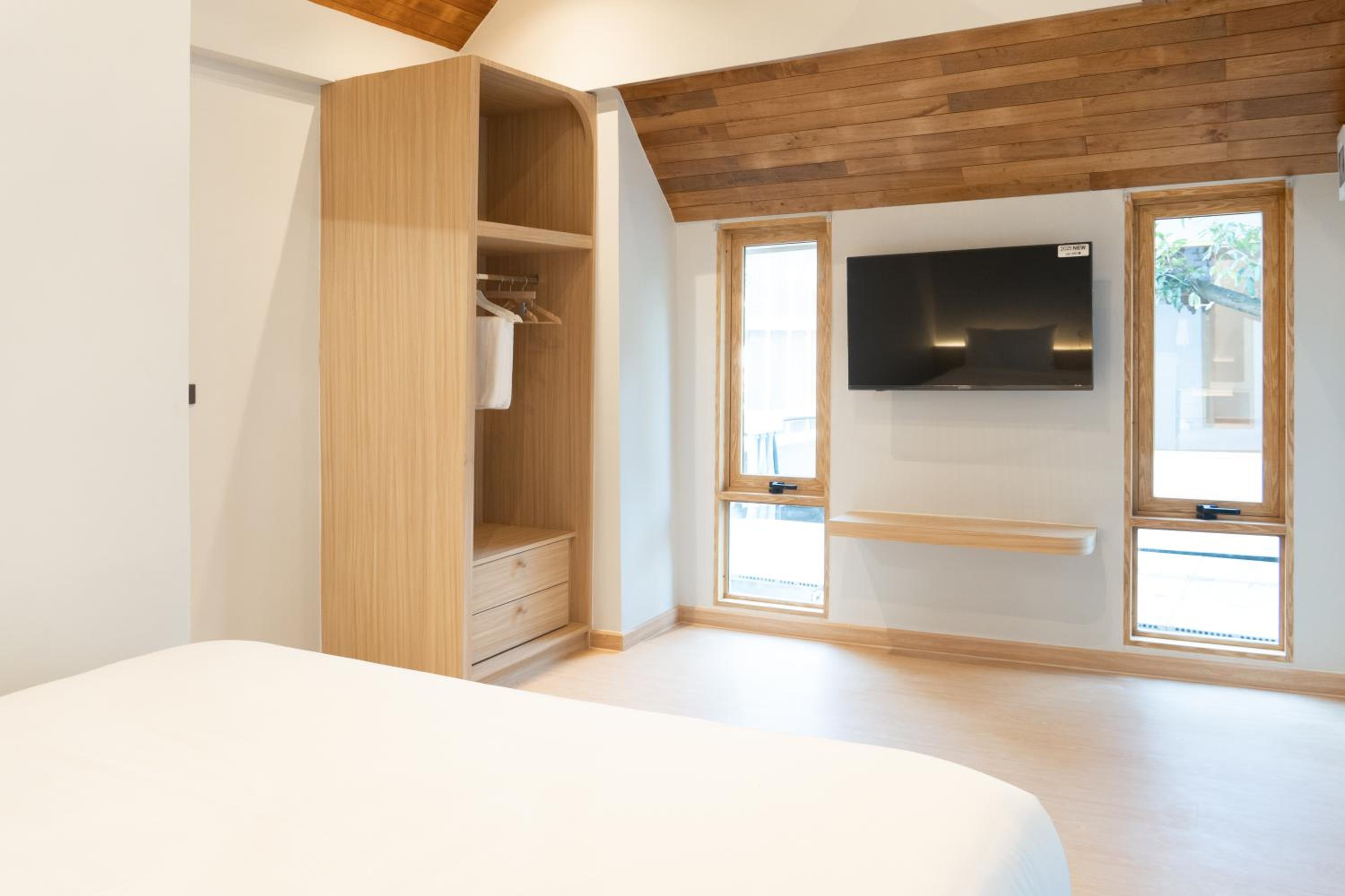 Deluxe Double Room with Shower photo 3