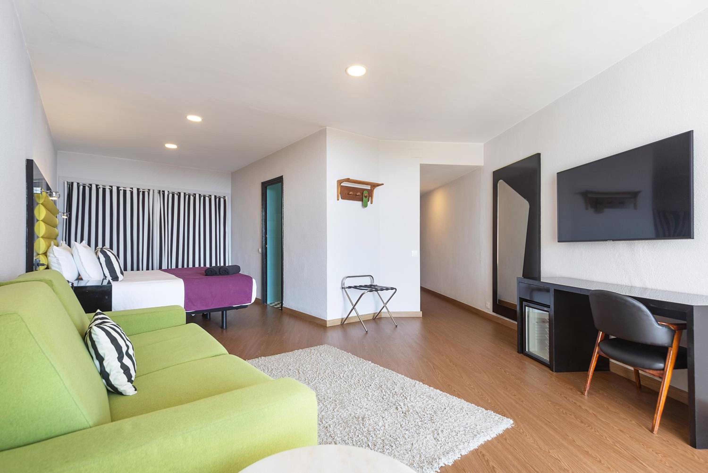 Junior Suite with Terrace - Photo 2