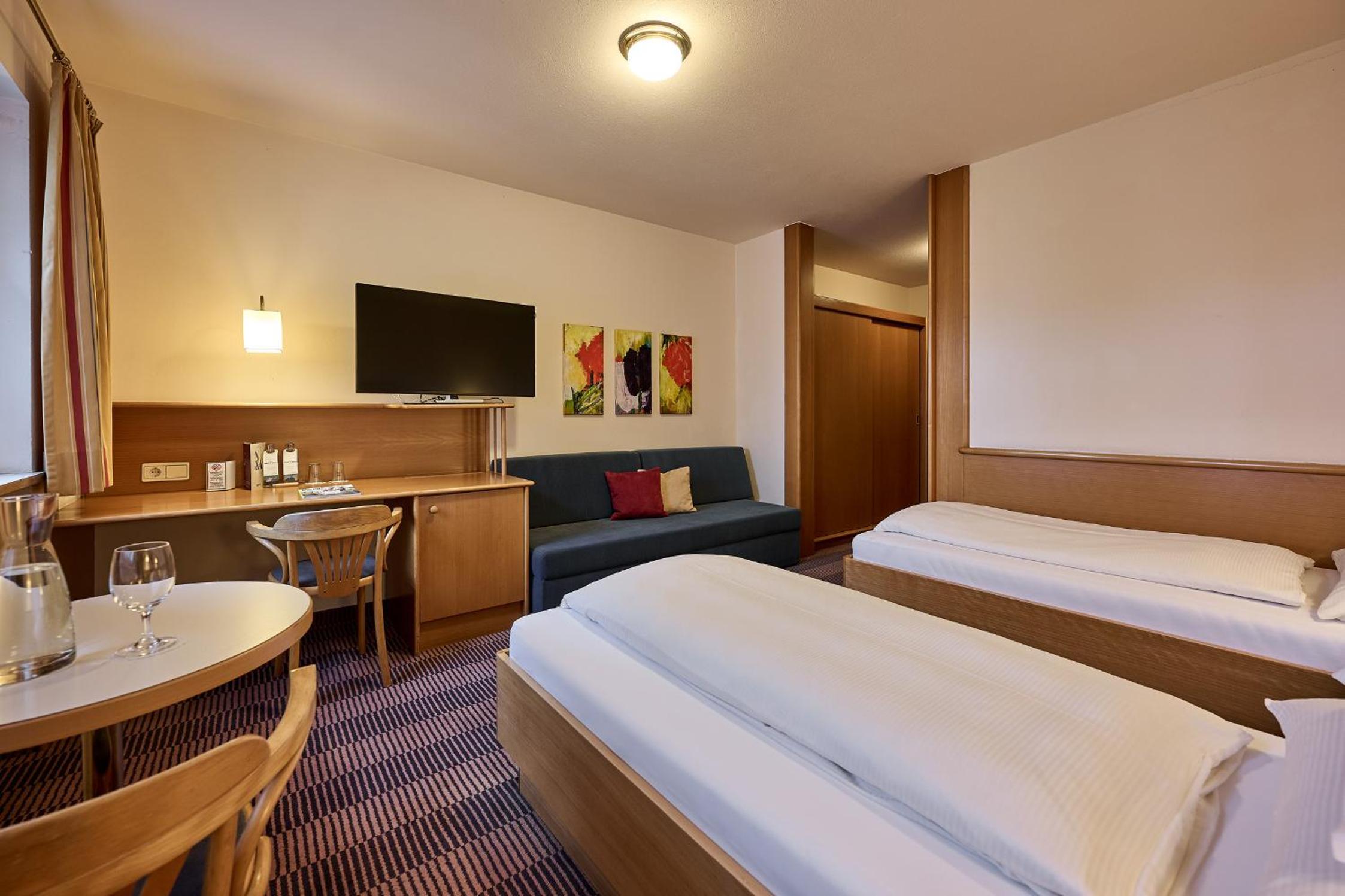 Economy Double Room photo 1