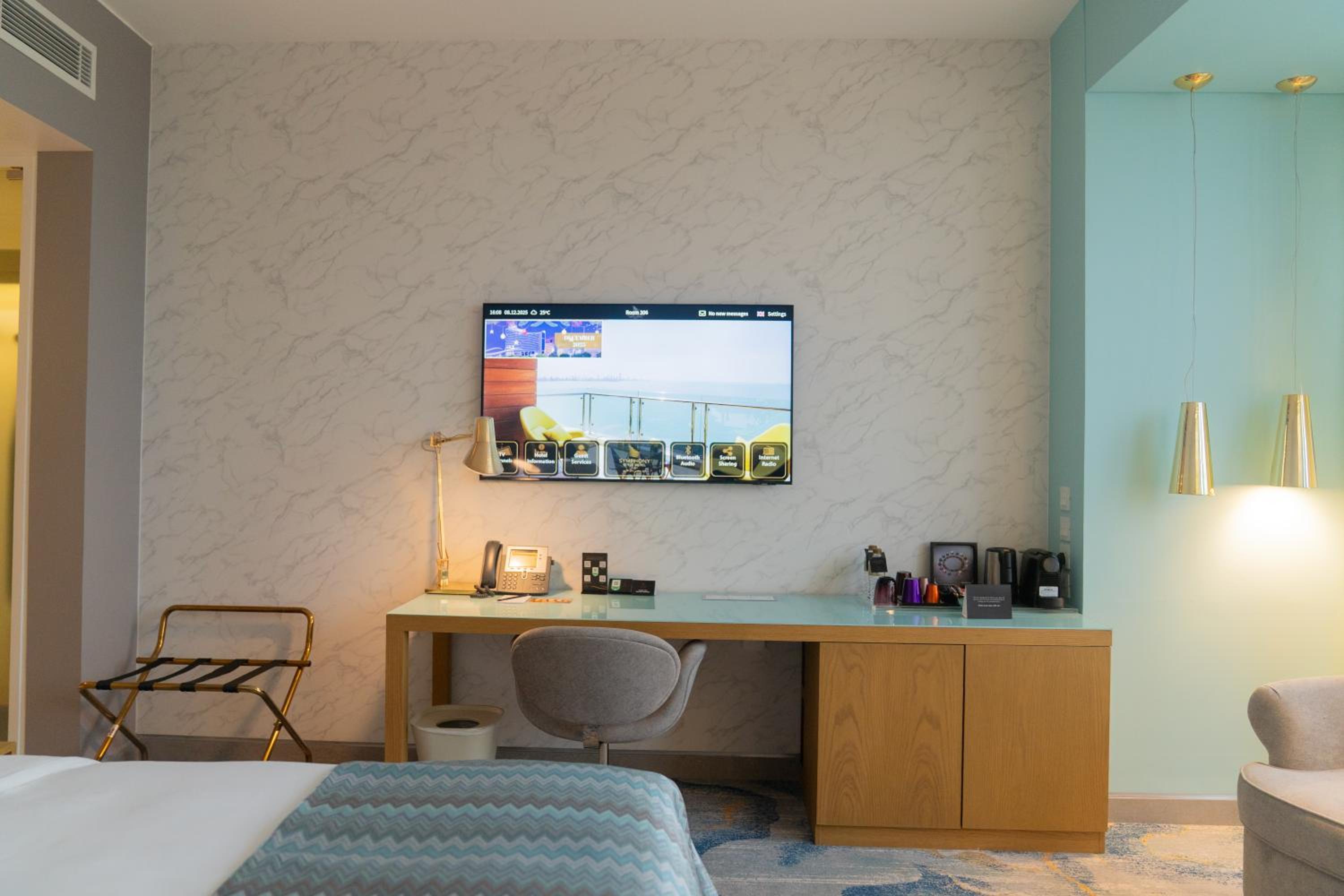 Premium Superior King Room with Symphony Lounge Access