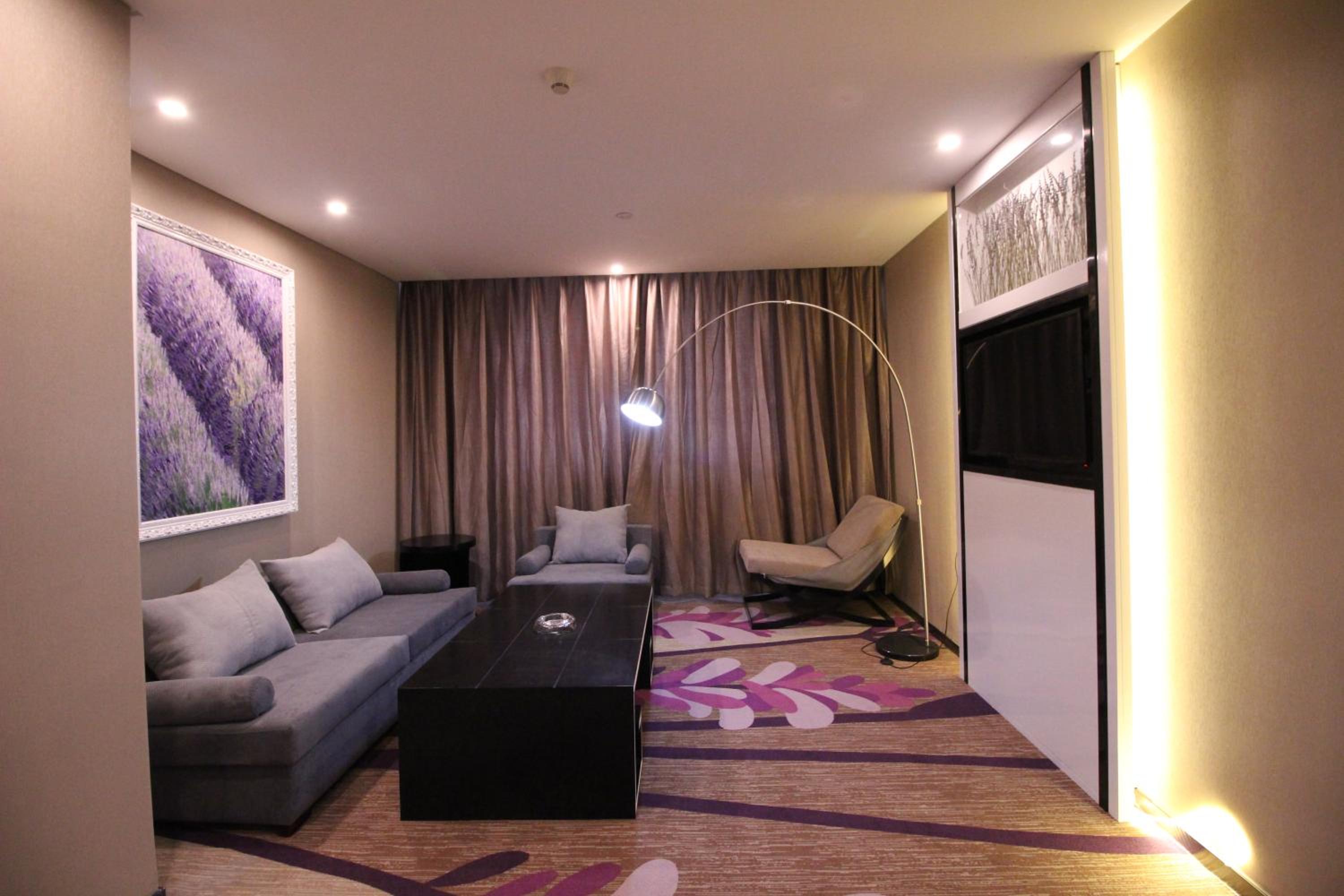 Business Suite photo 1