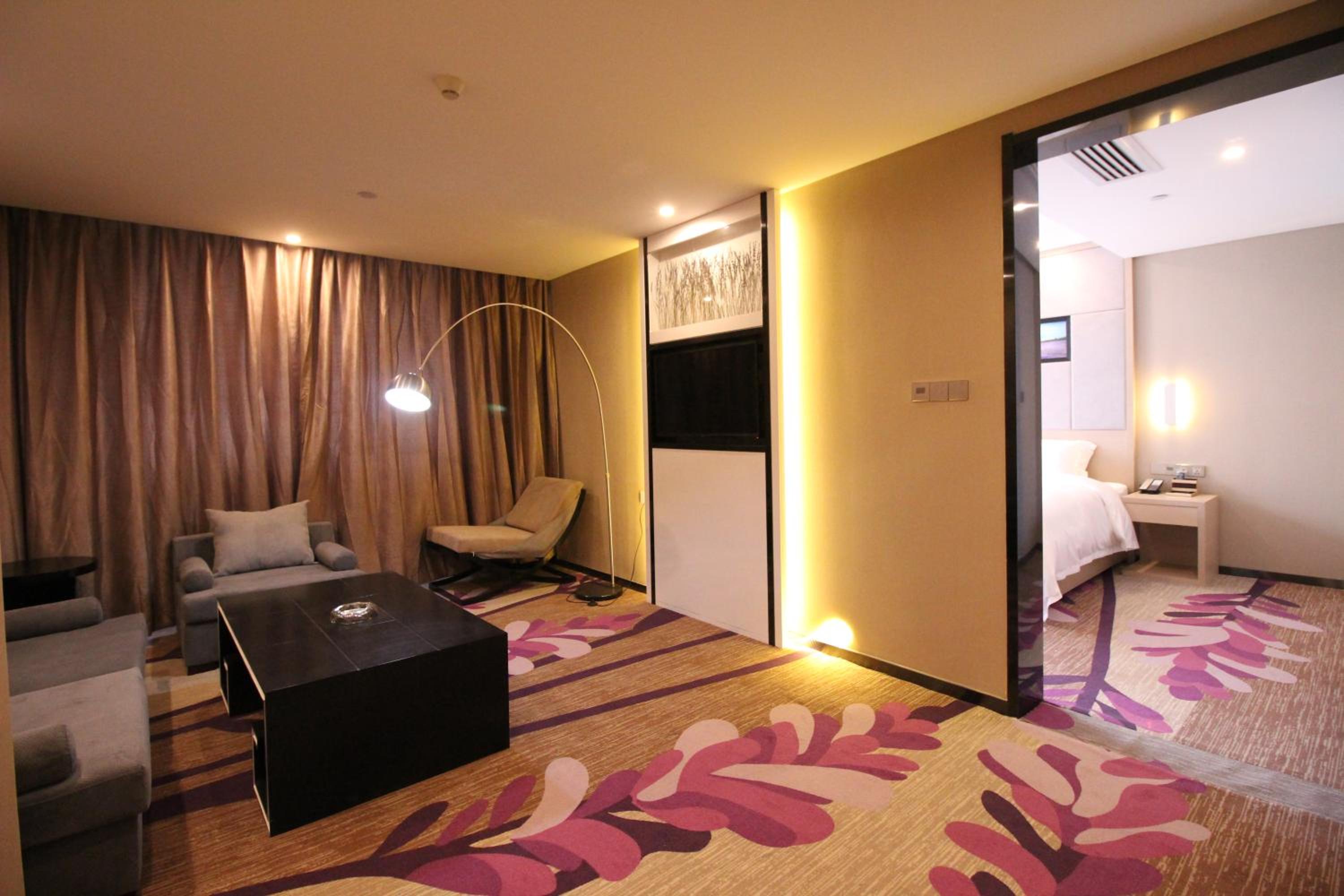 Business Suite photo 2