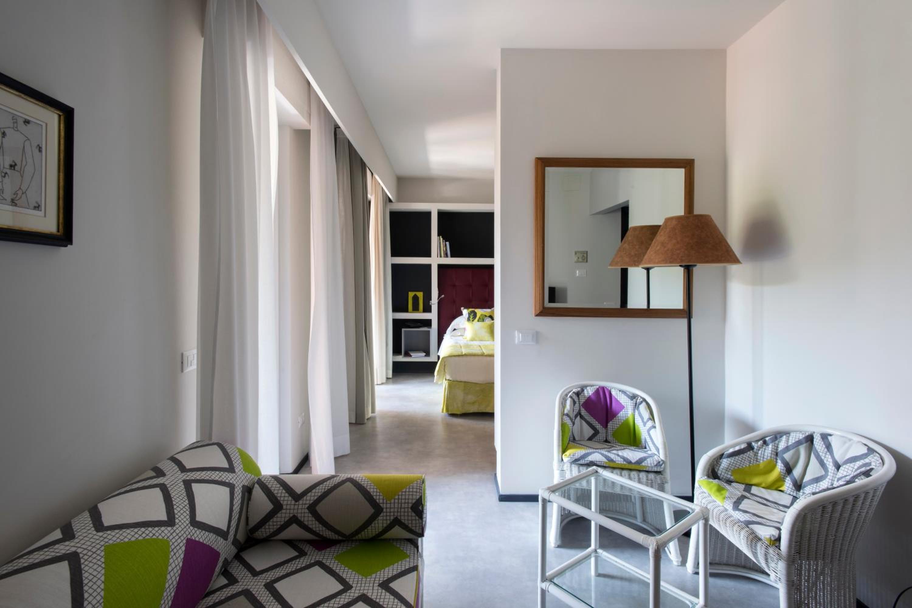 Deluxe Junior Suite photo 3