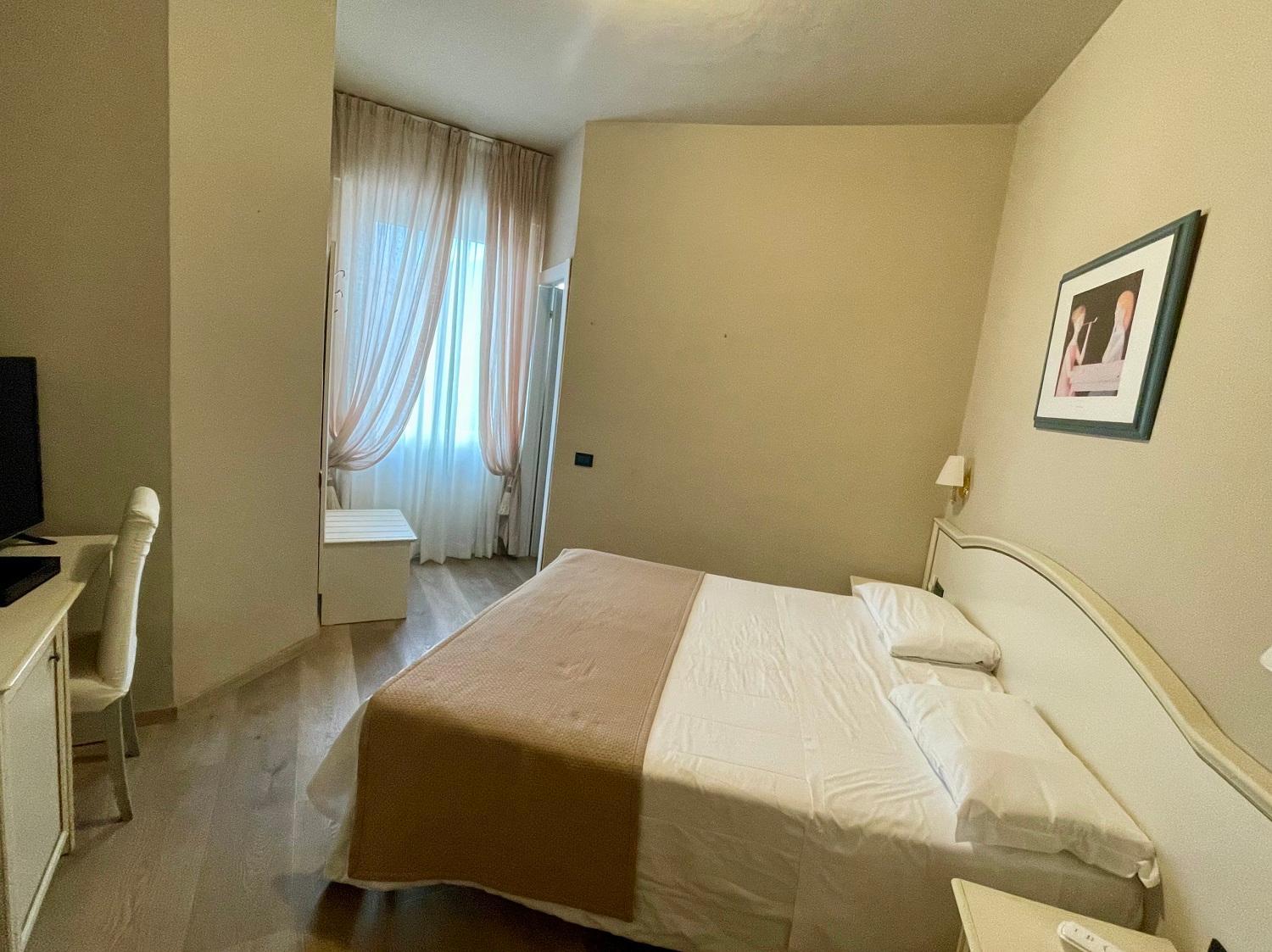 Superior Double Room with Sea View - Photo 2