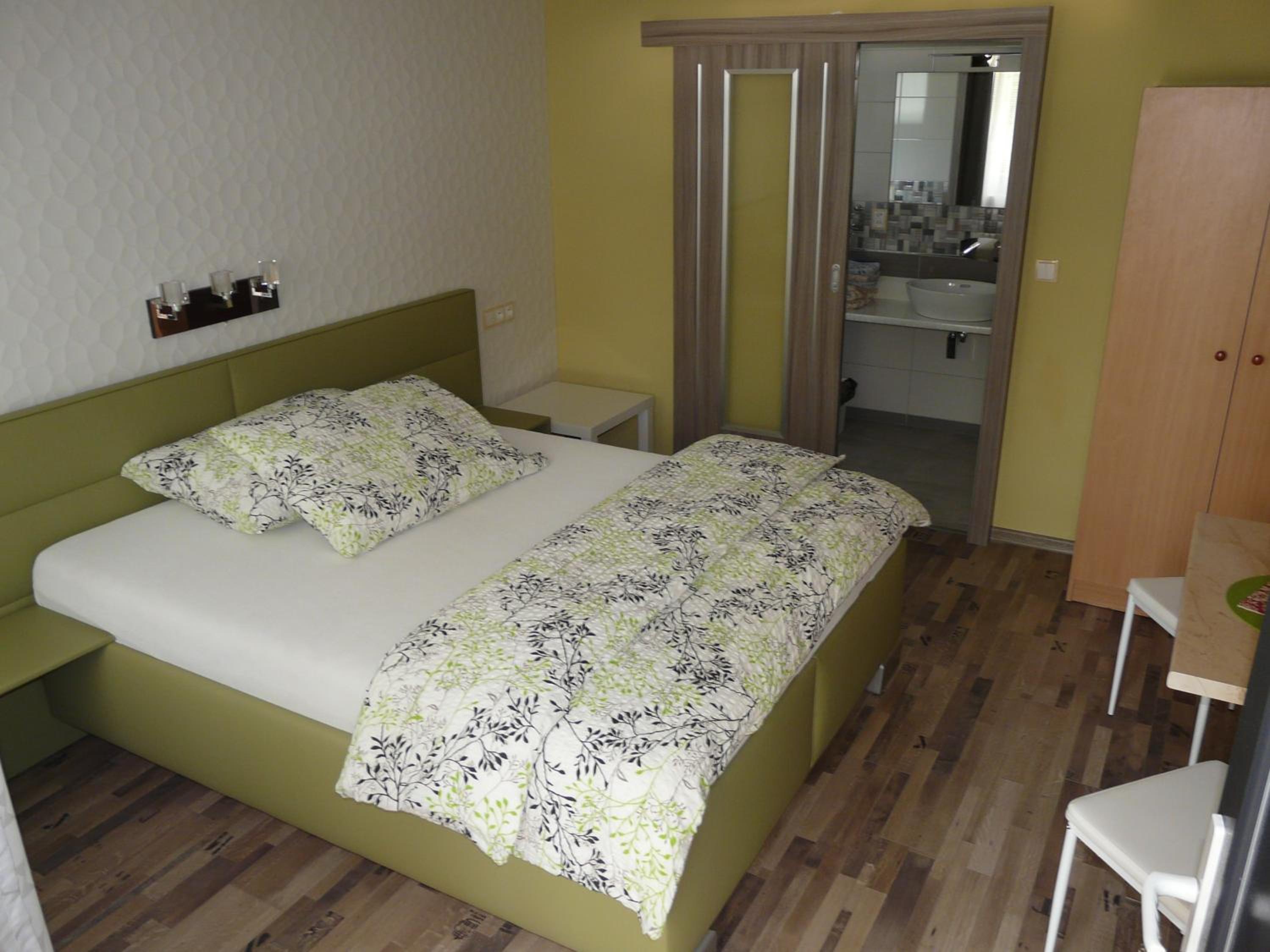 Standard Double or Twin Room - Photo 22