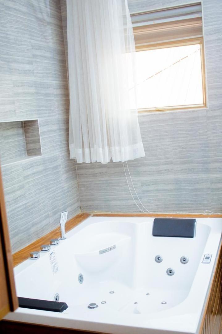 Two-Bedroom Apartment with Balcony and Terrace photo 2