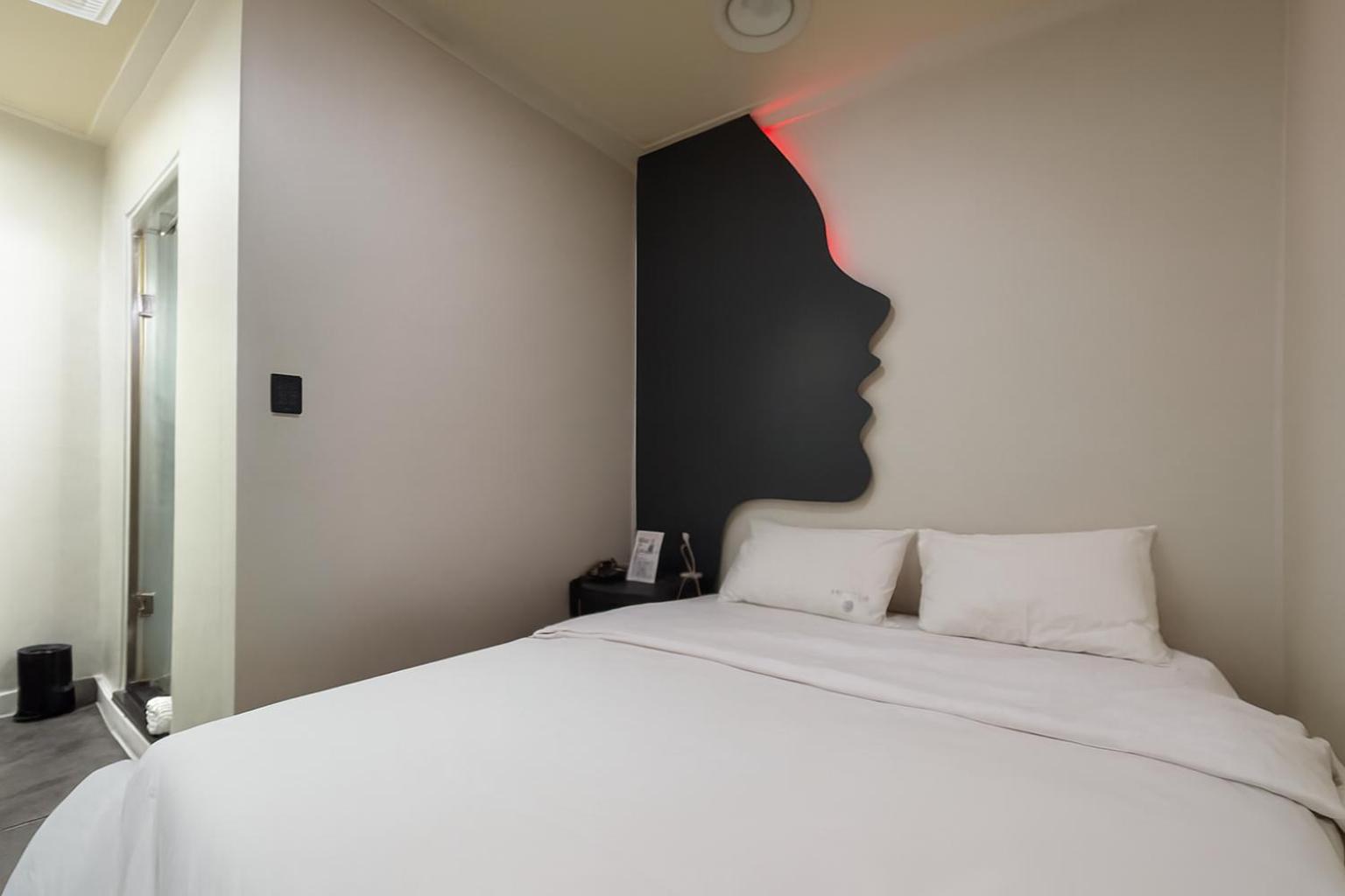 Small Double Room - Photo 3