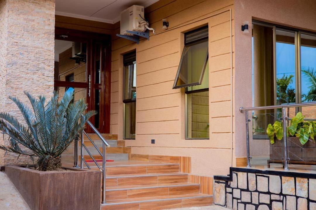 One-Bedroom Apartment with Balcony photo 2