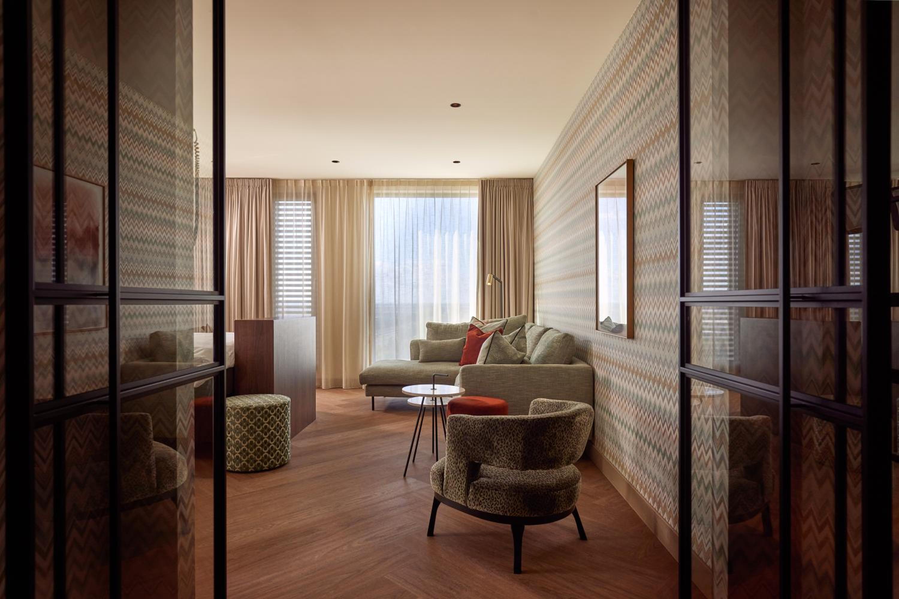 Suite with Hot Tub