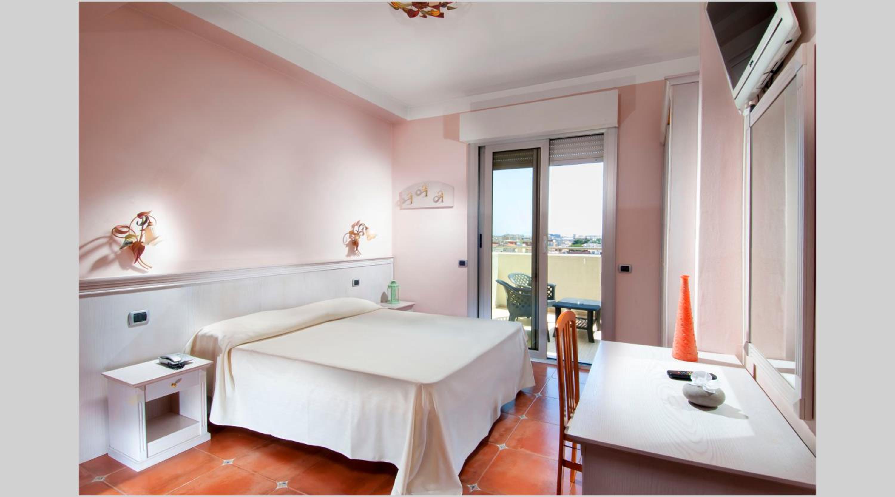 Double or Twin Room with Side Sea View