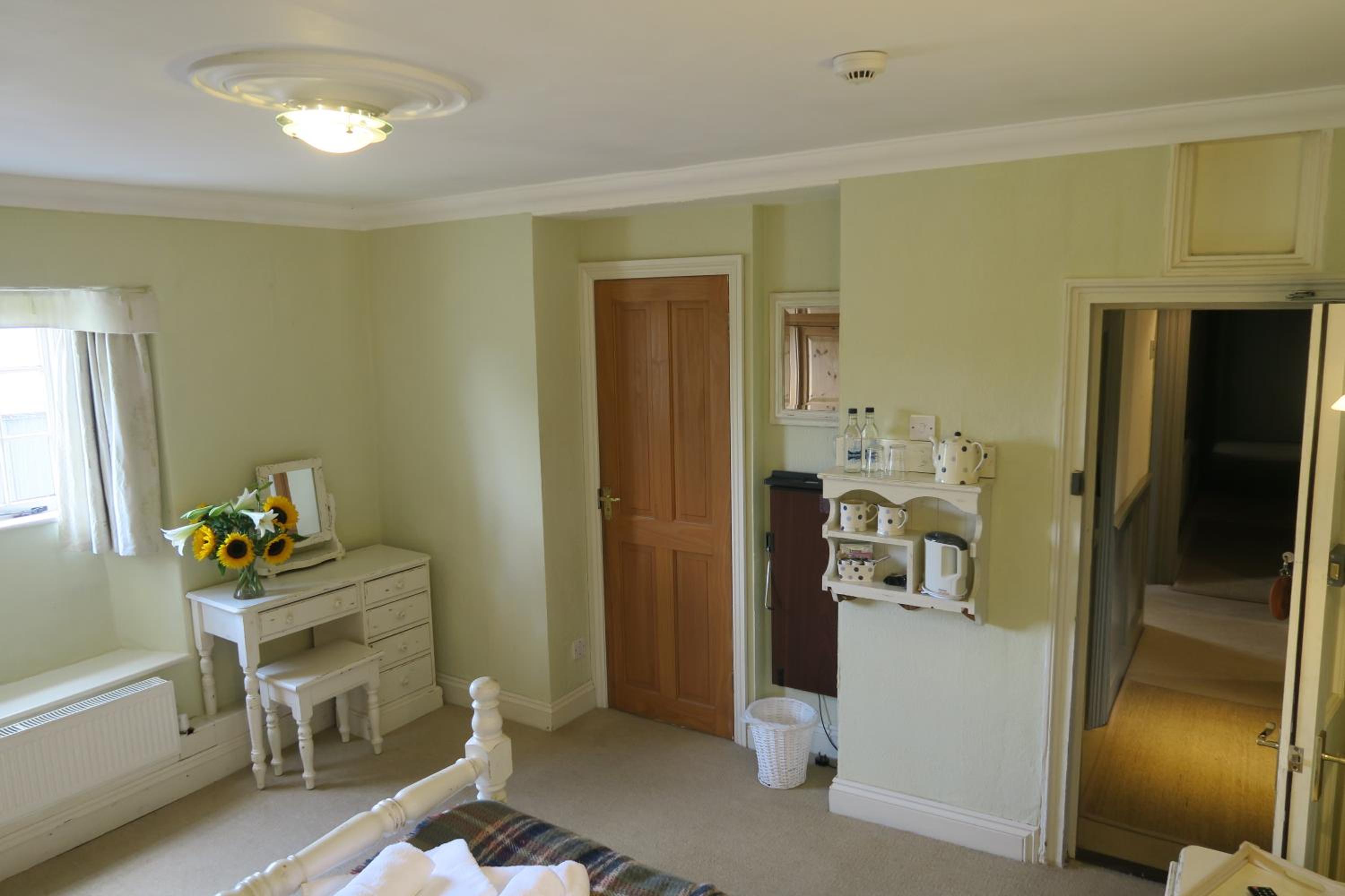 Double Room with Private Bathroom - Photo 4