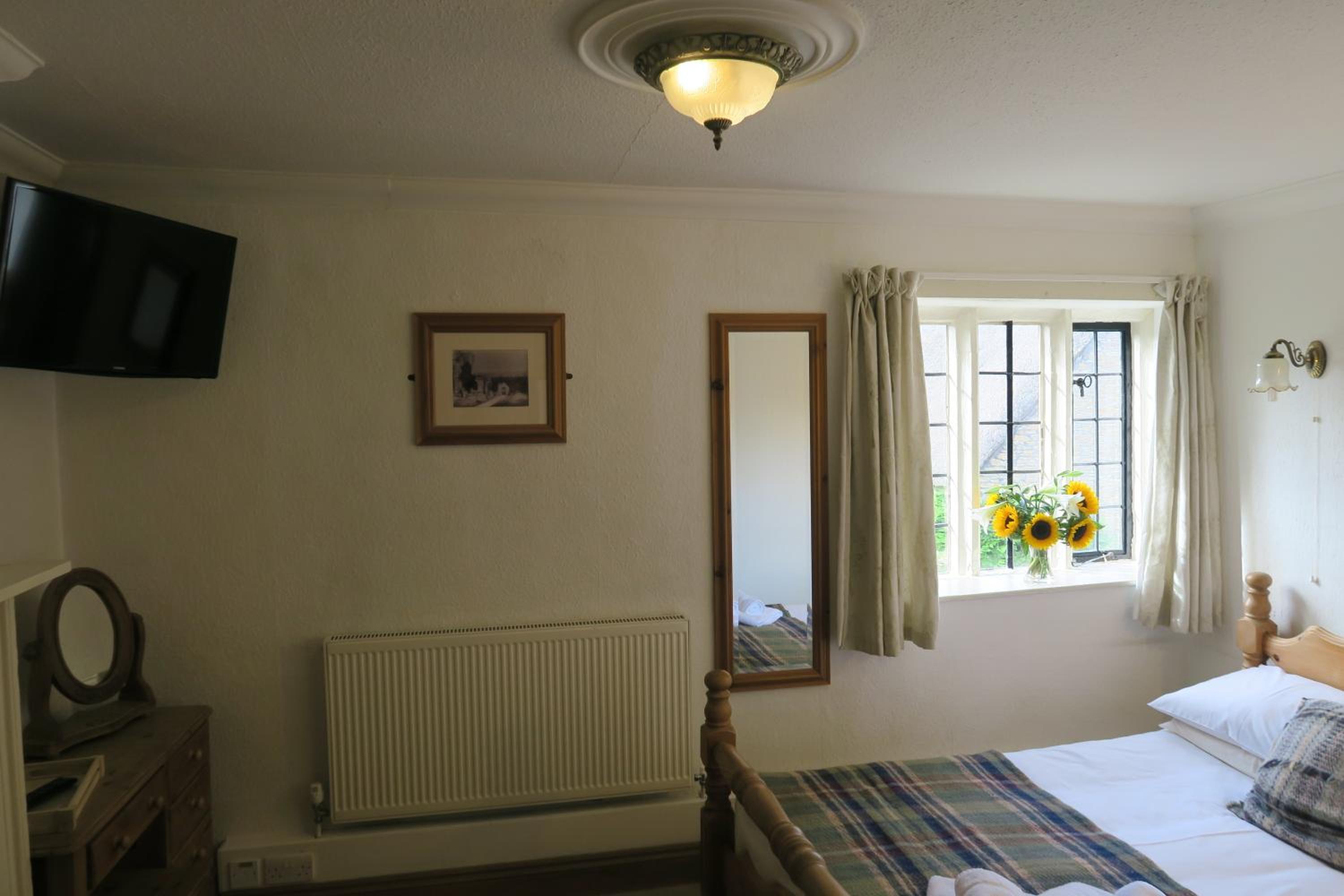Double Room with Private Bathroom - Photo 3