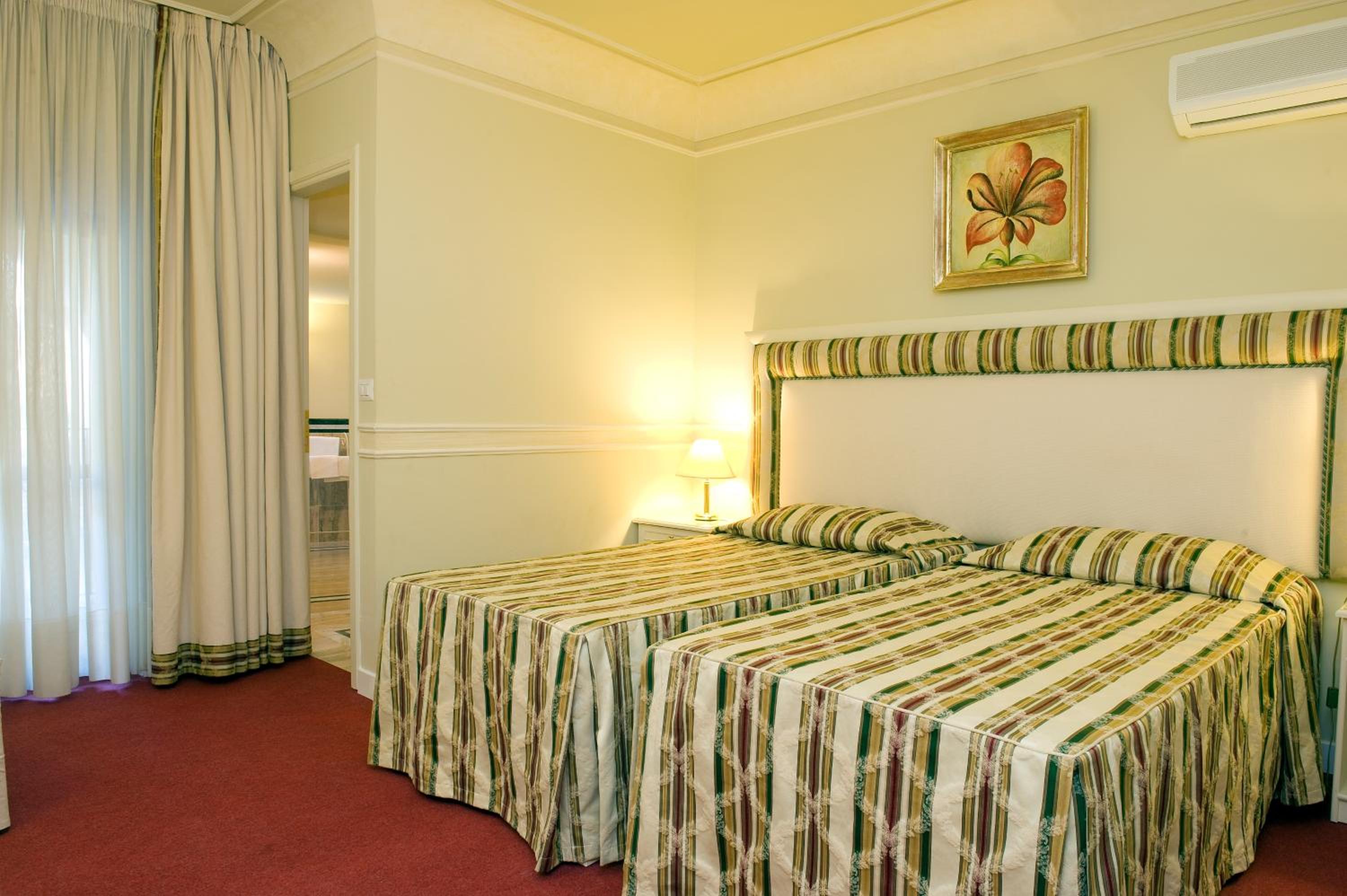 Double or Twin Room - Photo 2