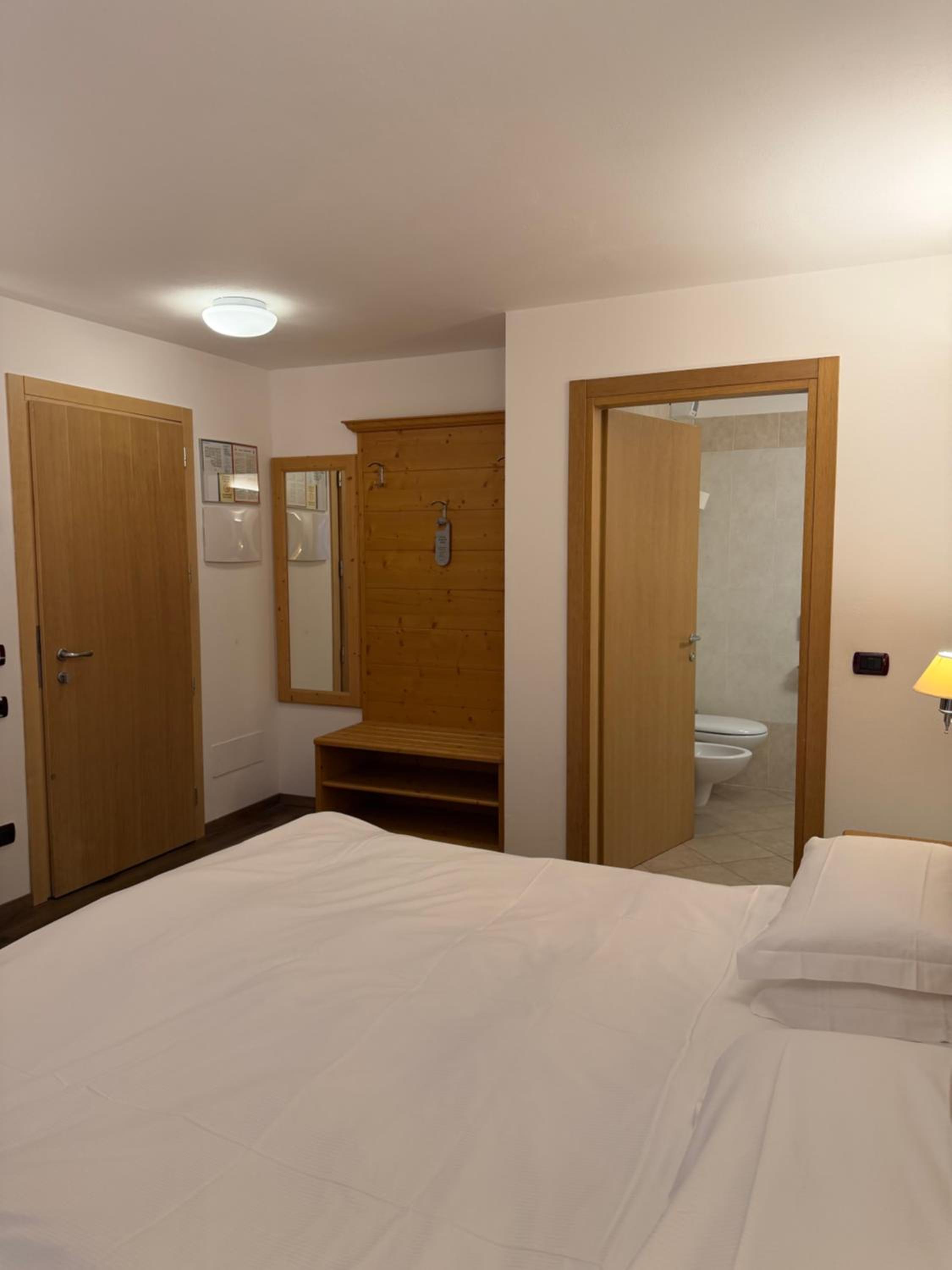 Double or Twin Room photo 3