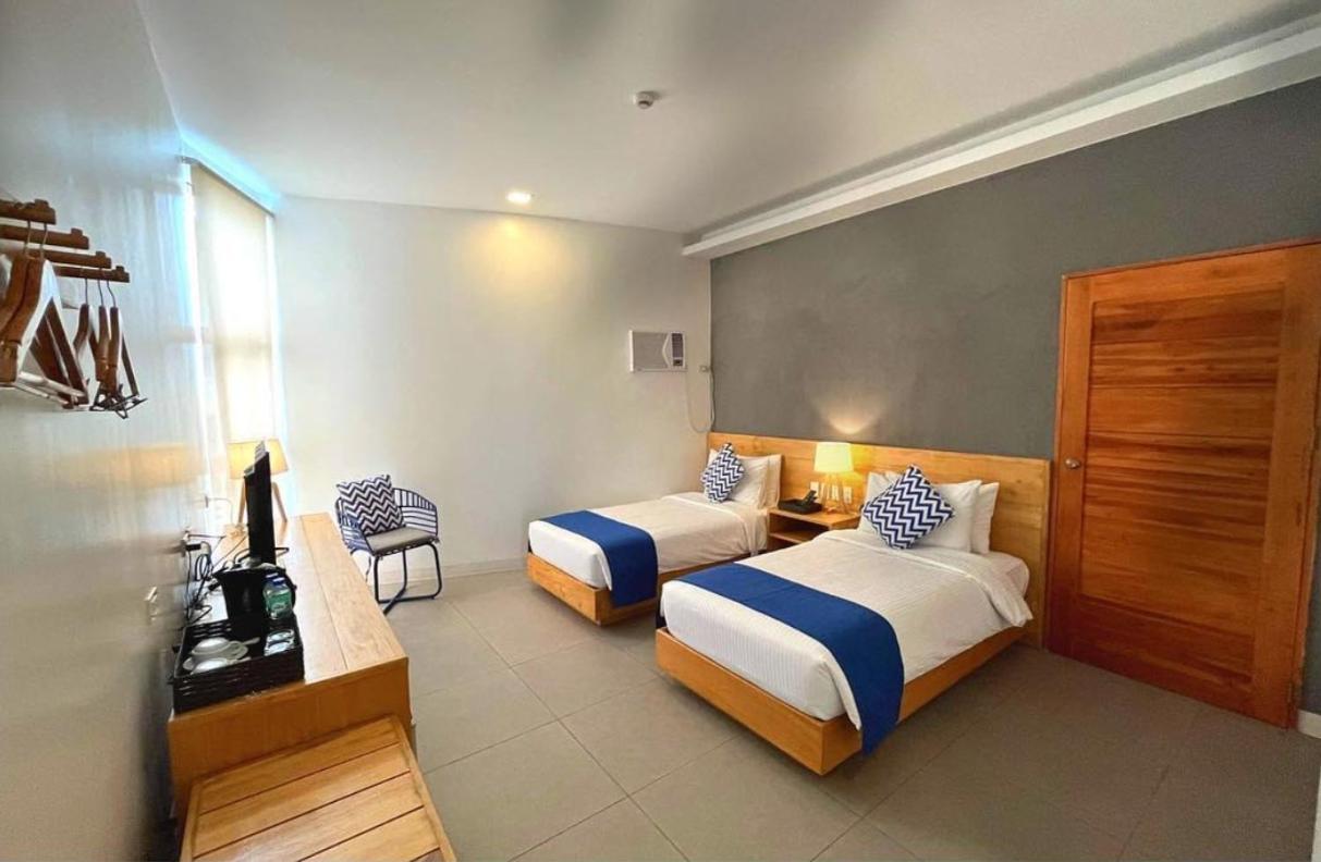 Family Room with Side Sea View
