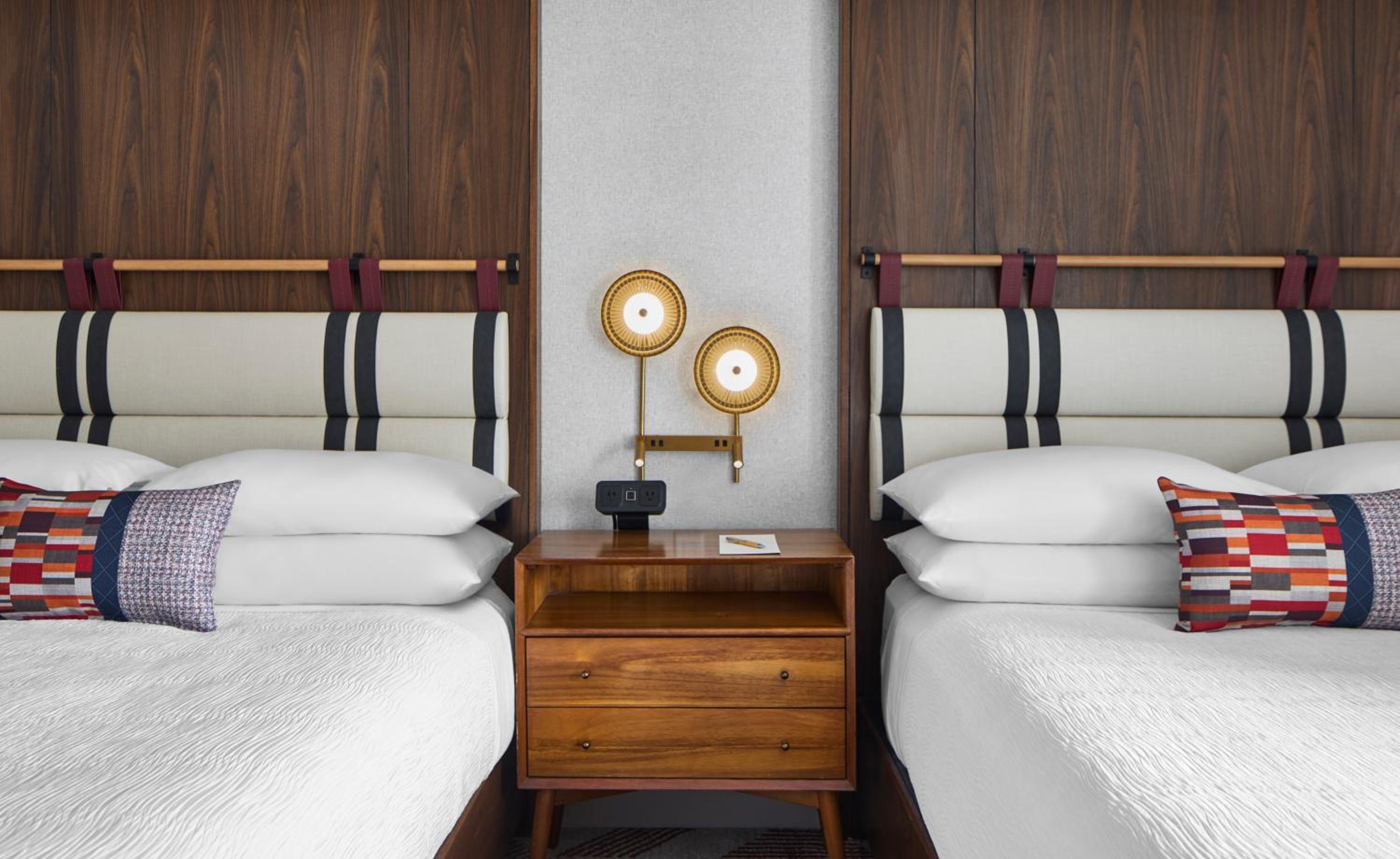 Queen Room with Two Queen Beds - Photo 3