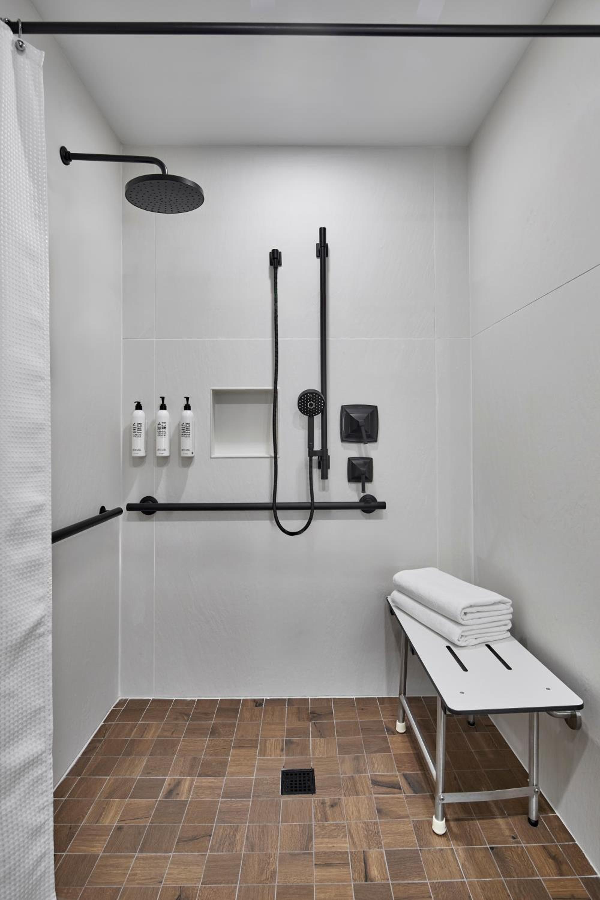 King Room with Roll-In Shower - Mobility Accessible