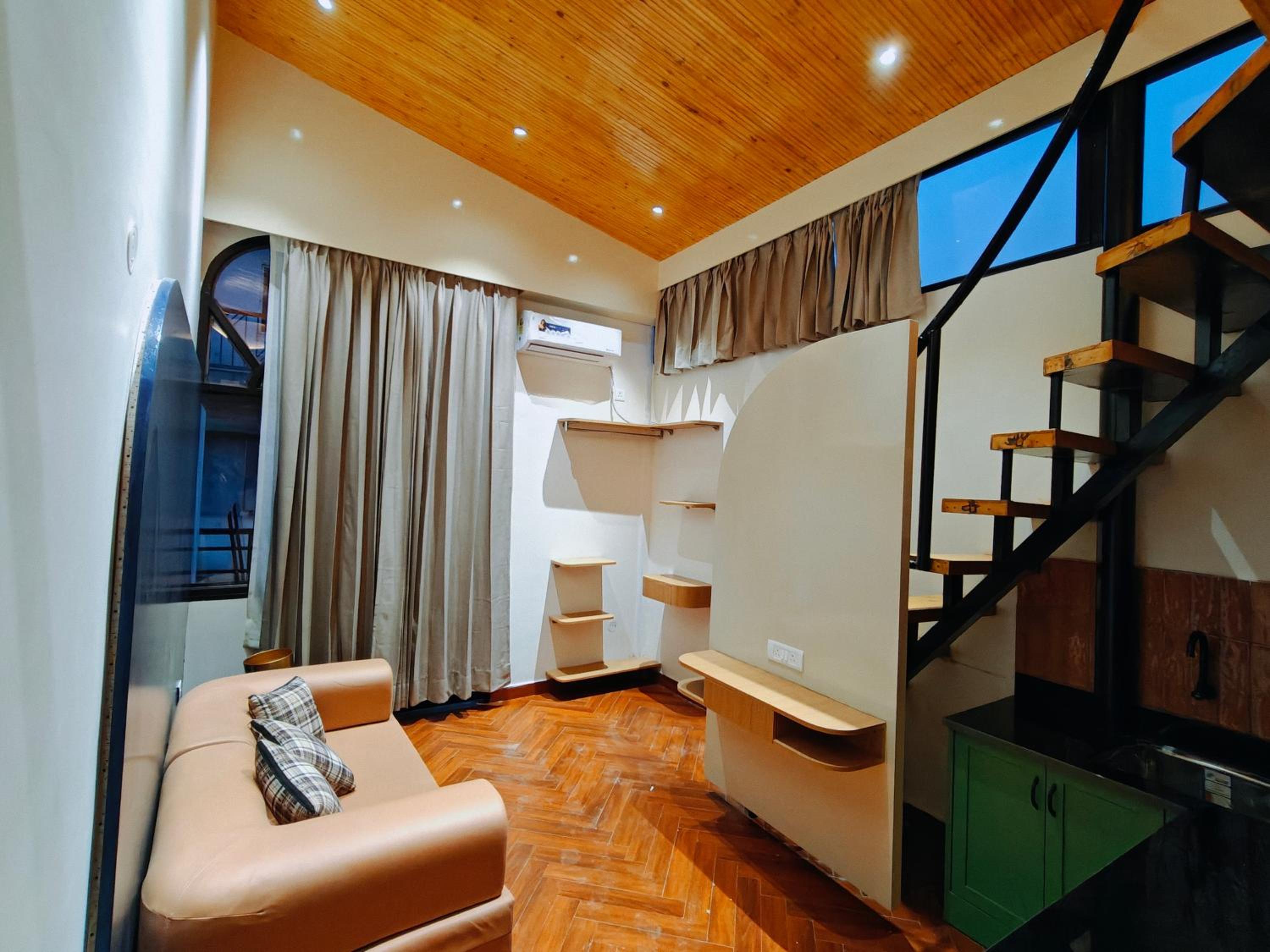 One Bedroom Loft Apartment With Kitchen Block B