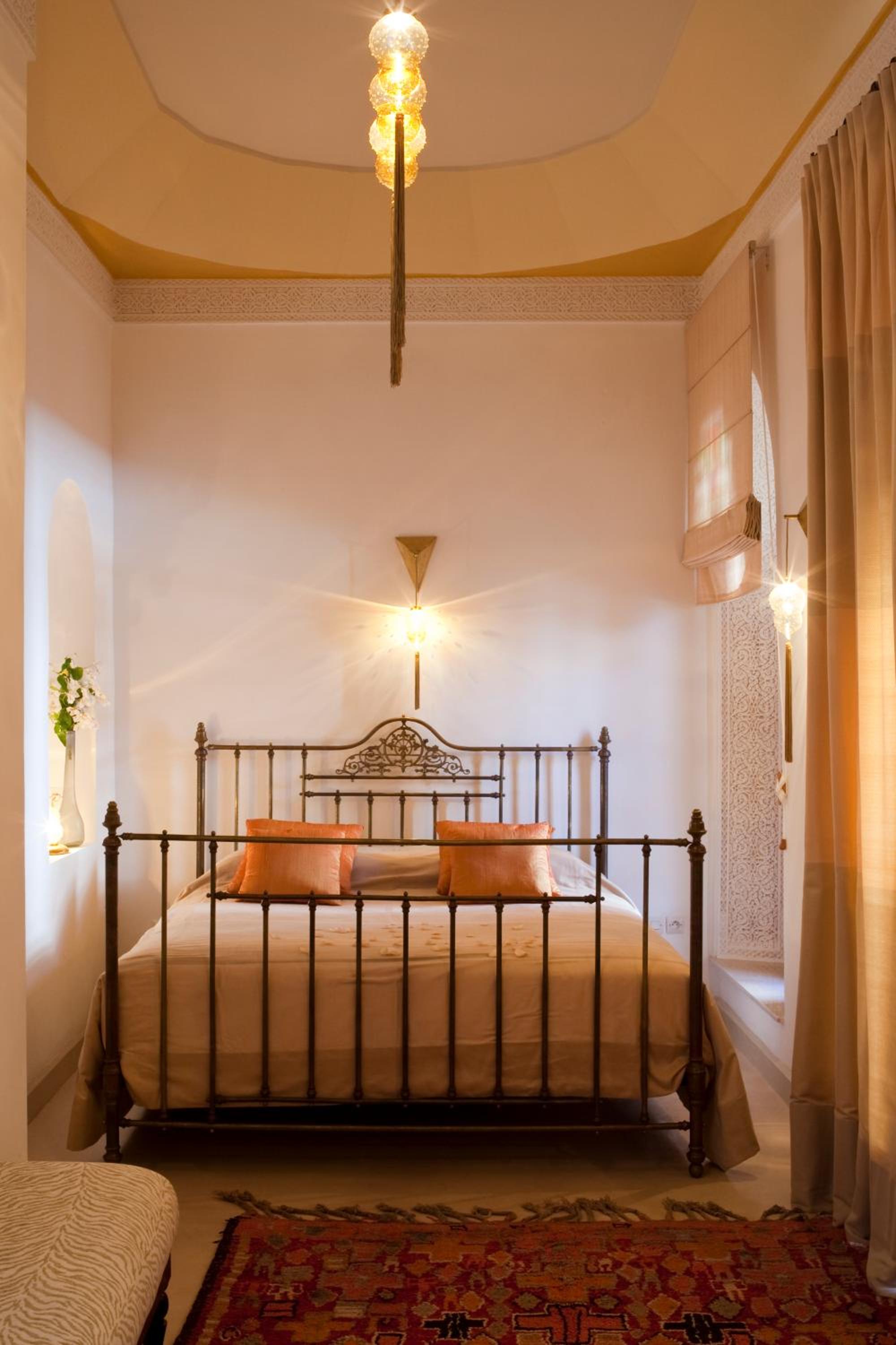Junior Suite with Balcony - Photo 7