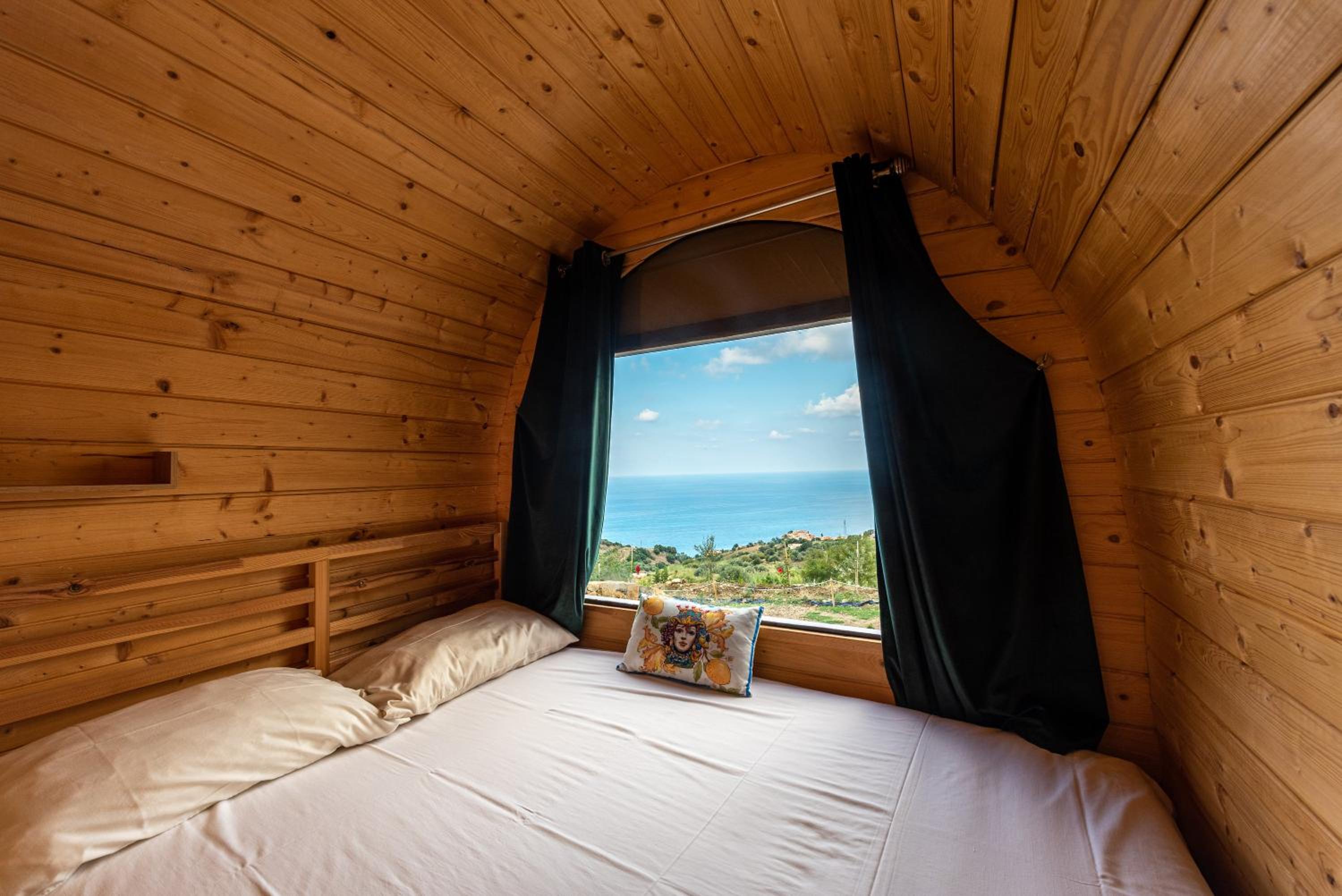 Deluxe Bungalow with Sea View photo 2