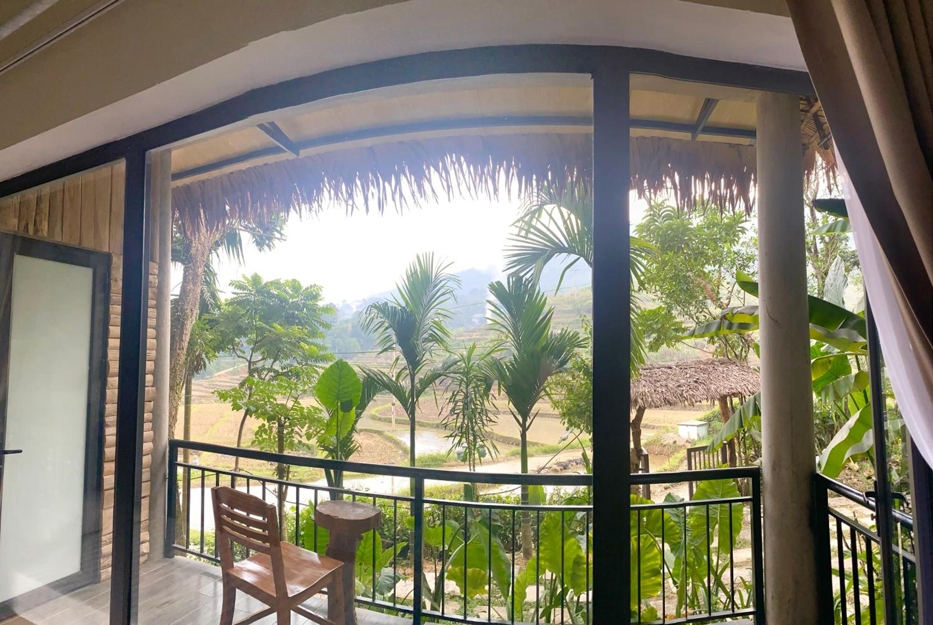 Family Room with Balcony photo 2