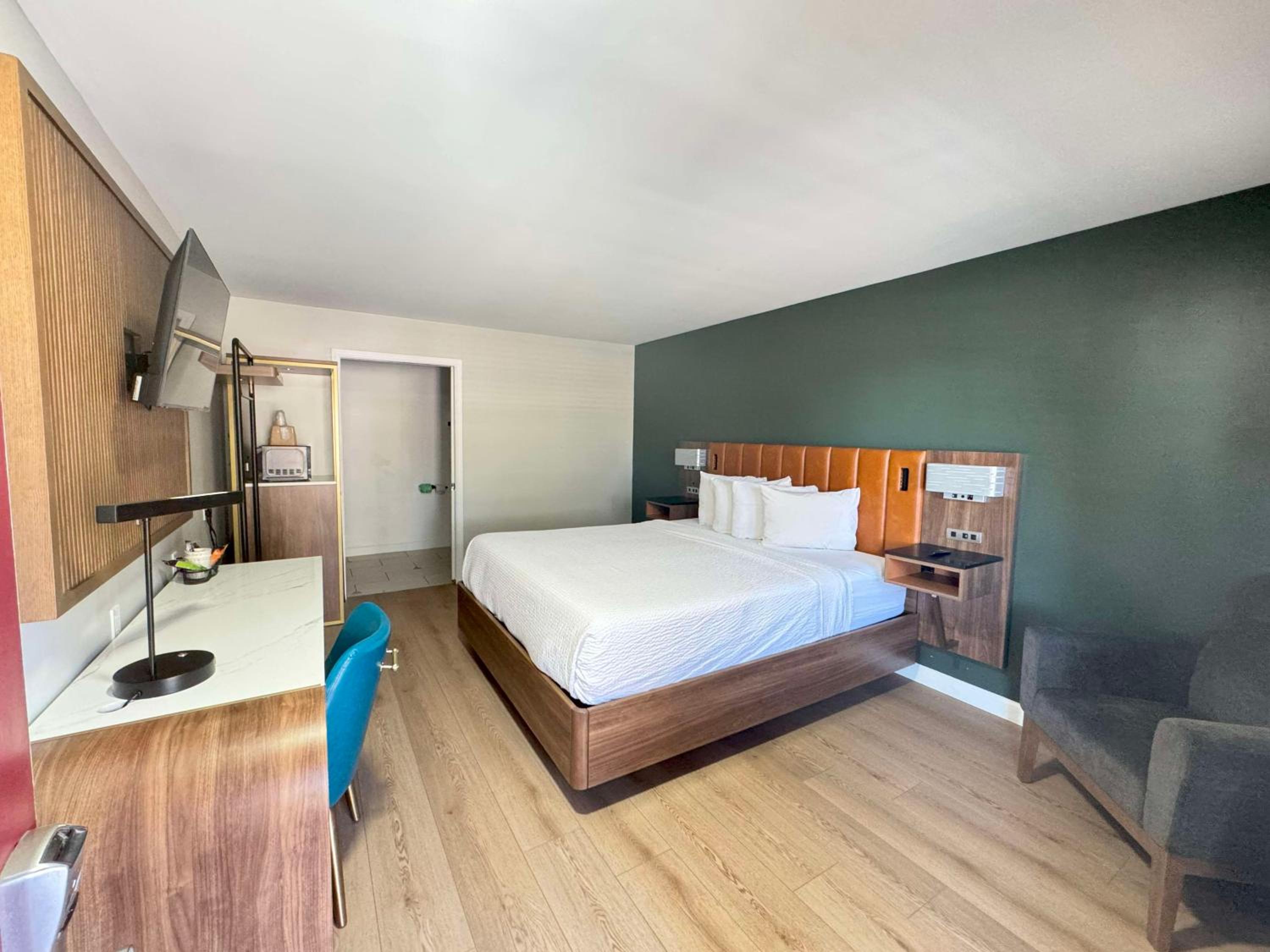 King Room - Non-Smoking