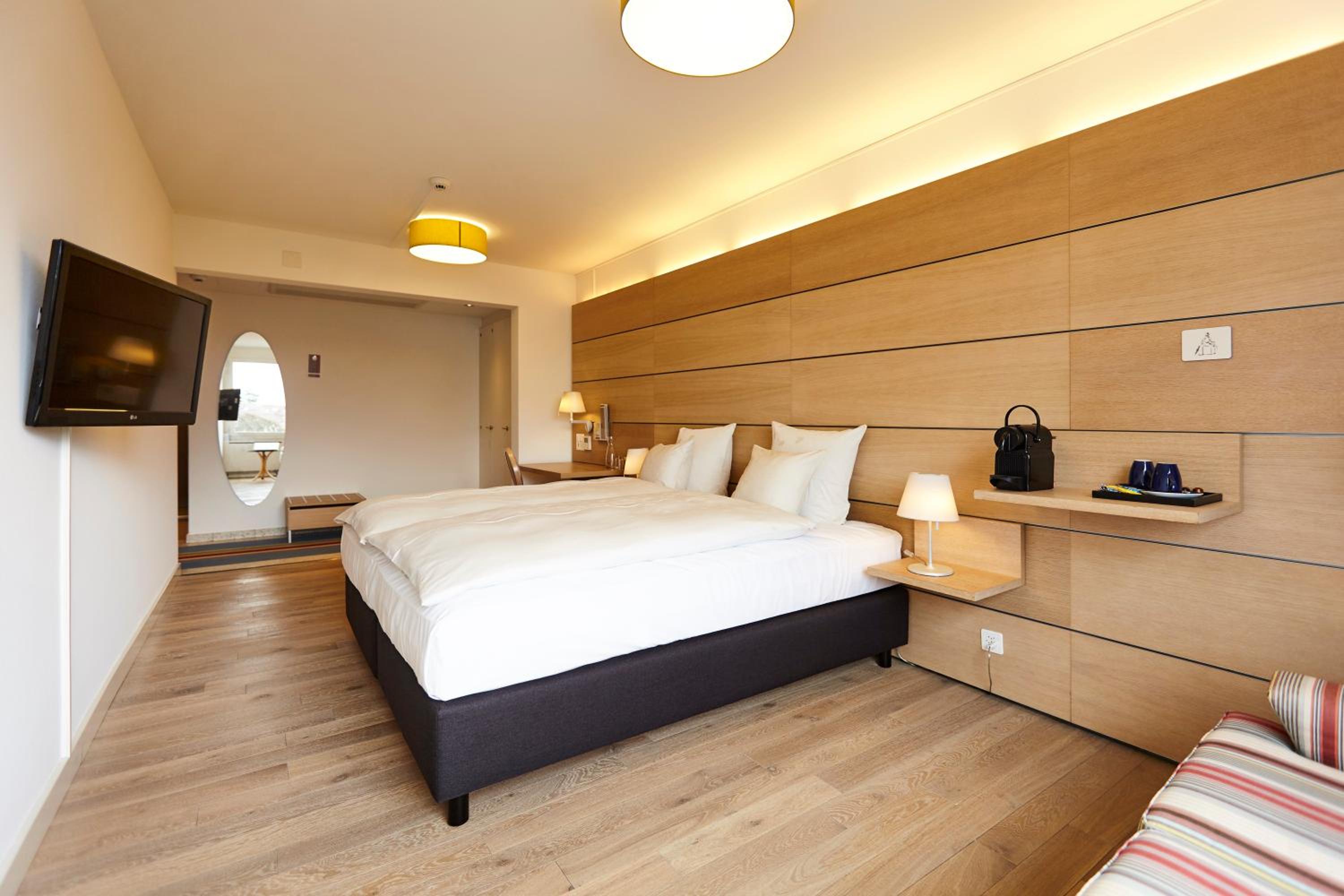 Large Double Room - Photo 1