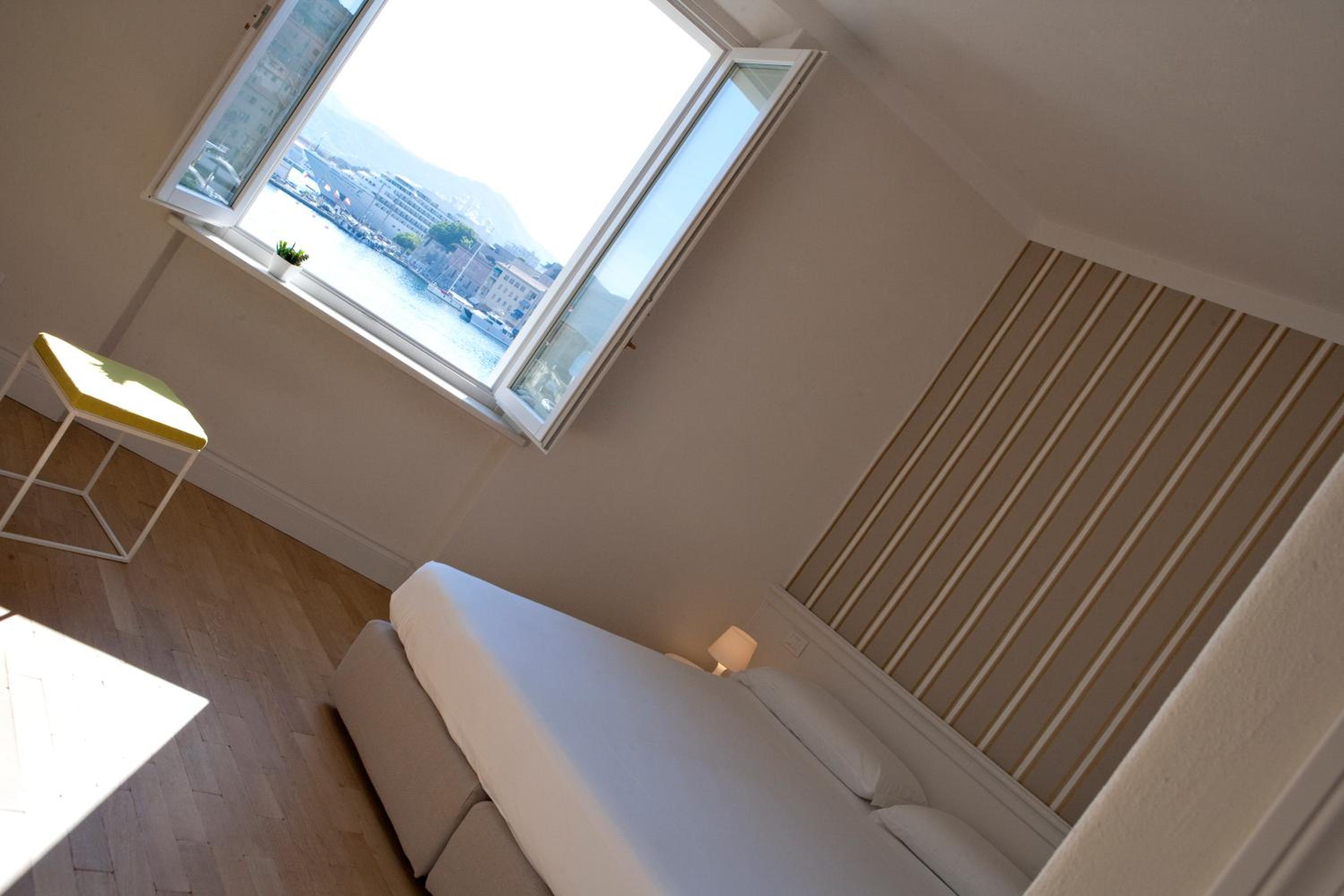 Double Room with Sea View photo 1