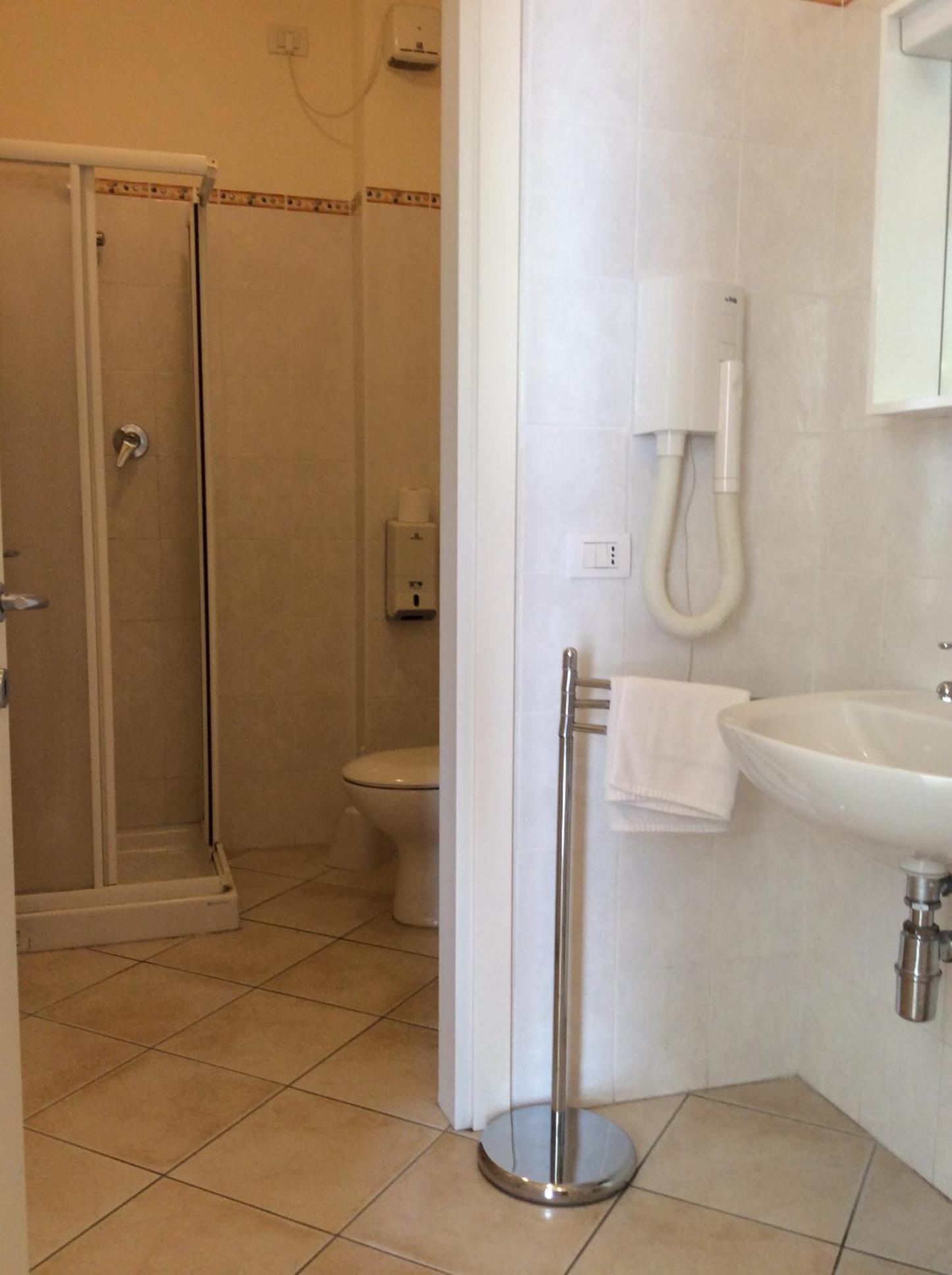 Basic Triple Room photo 1