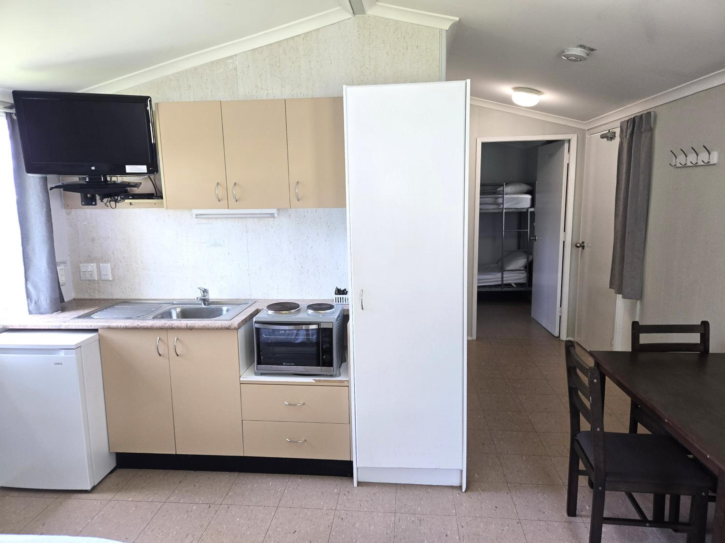 Economy One-Bedroom Cabin - Pet Friendly photo 1