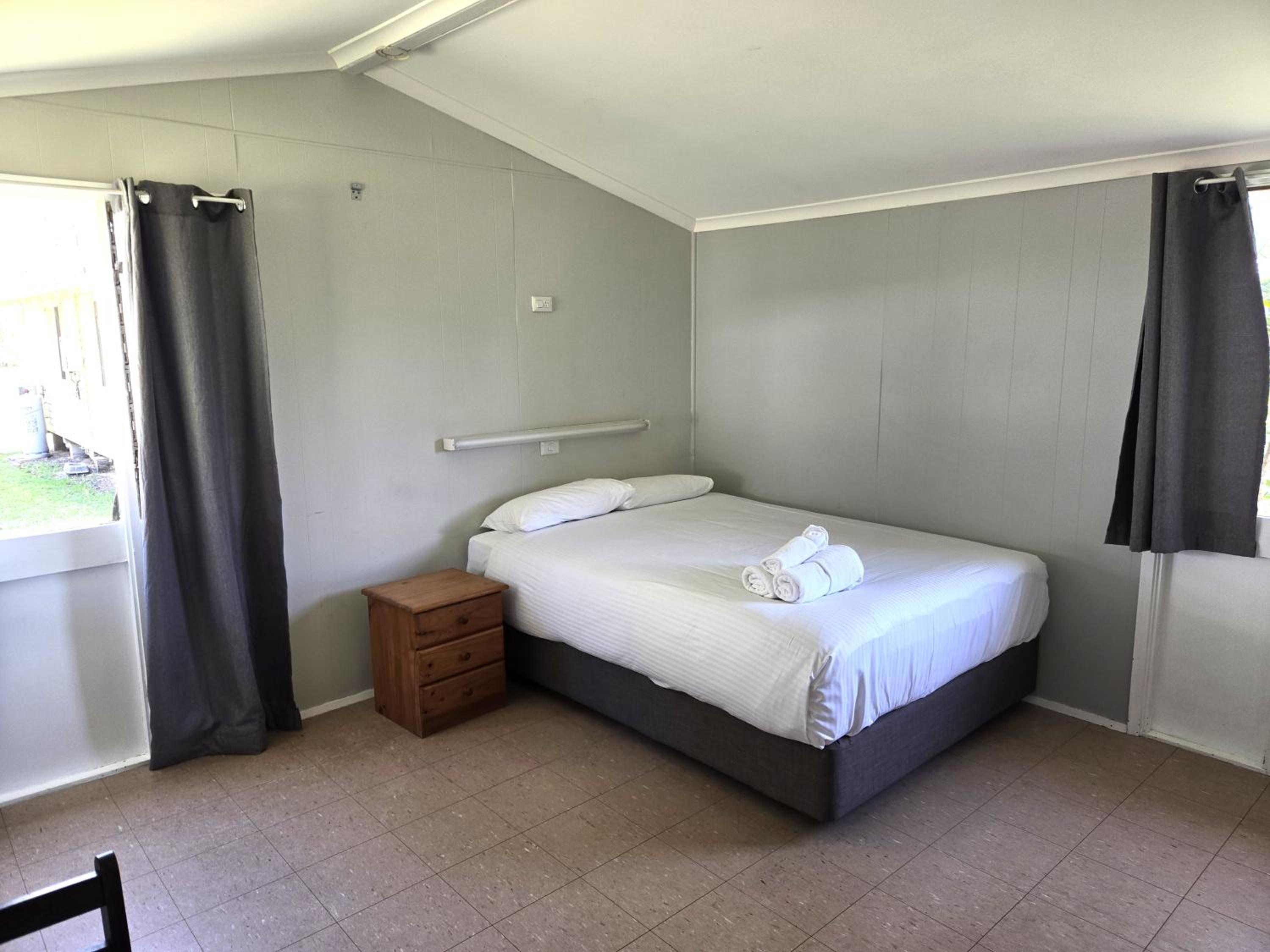 Economy One-Bedroom Cabin - Pet Friendly photo 2