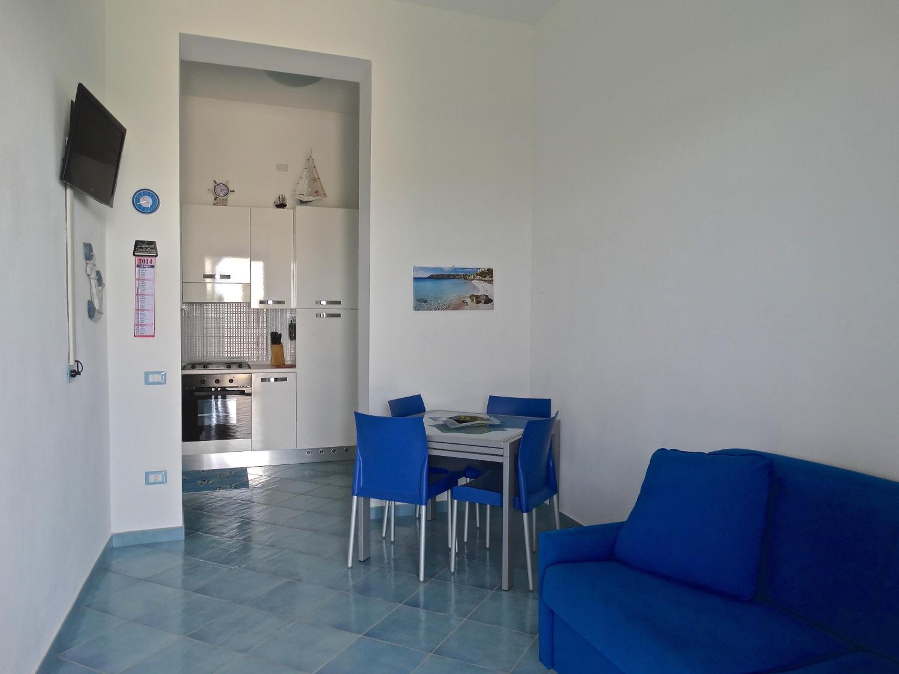 One-Bedroom Apartment - Photo 6