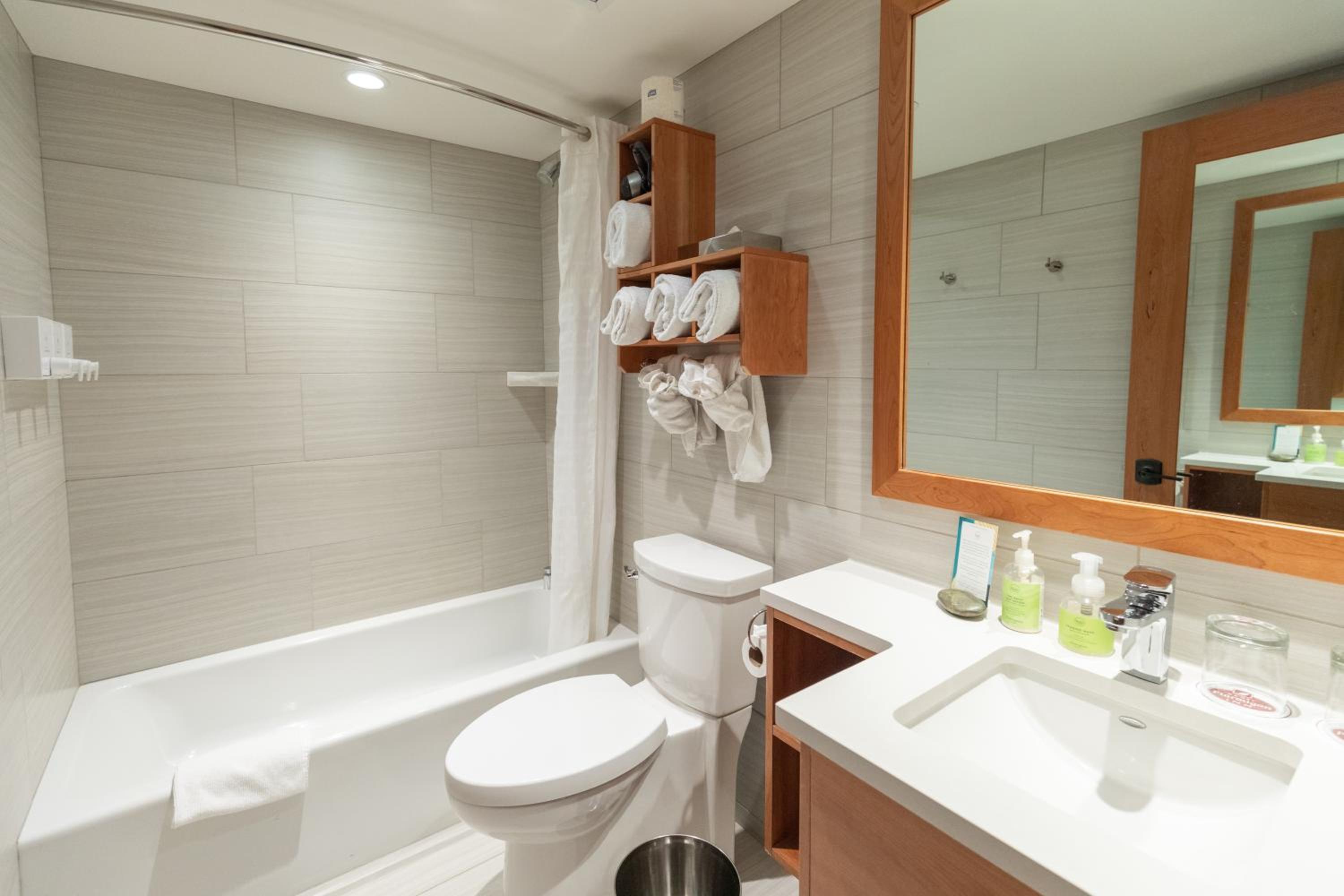 Superior King Room With Balcony - Photo 2