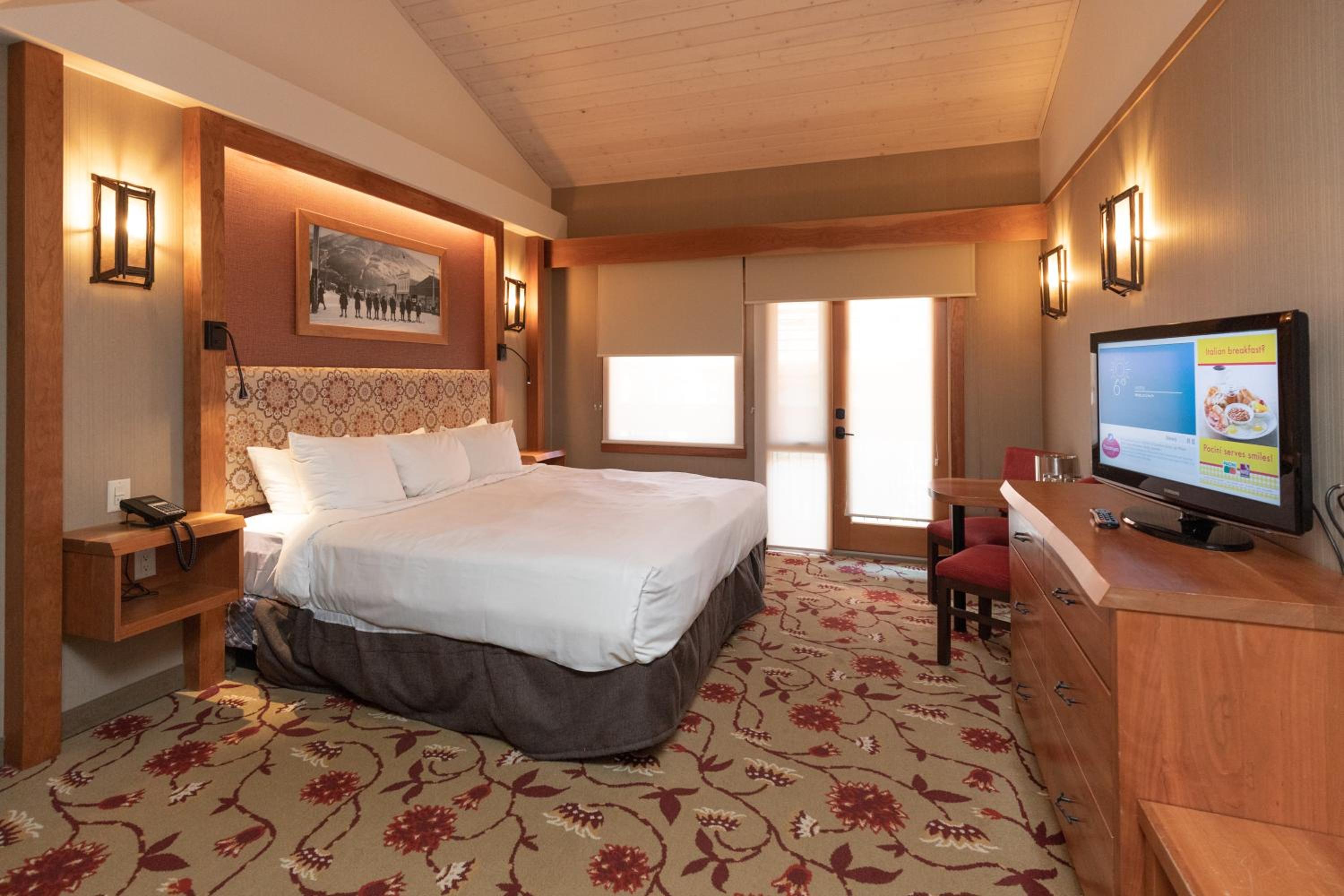 Superior King Room With Balcony - Photo 5