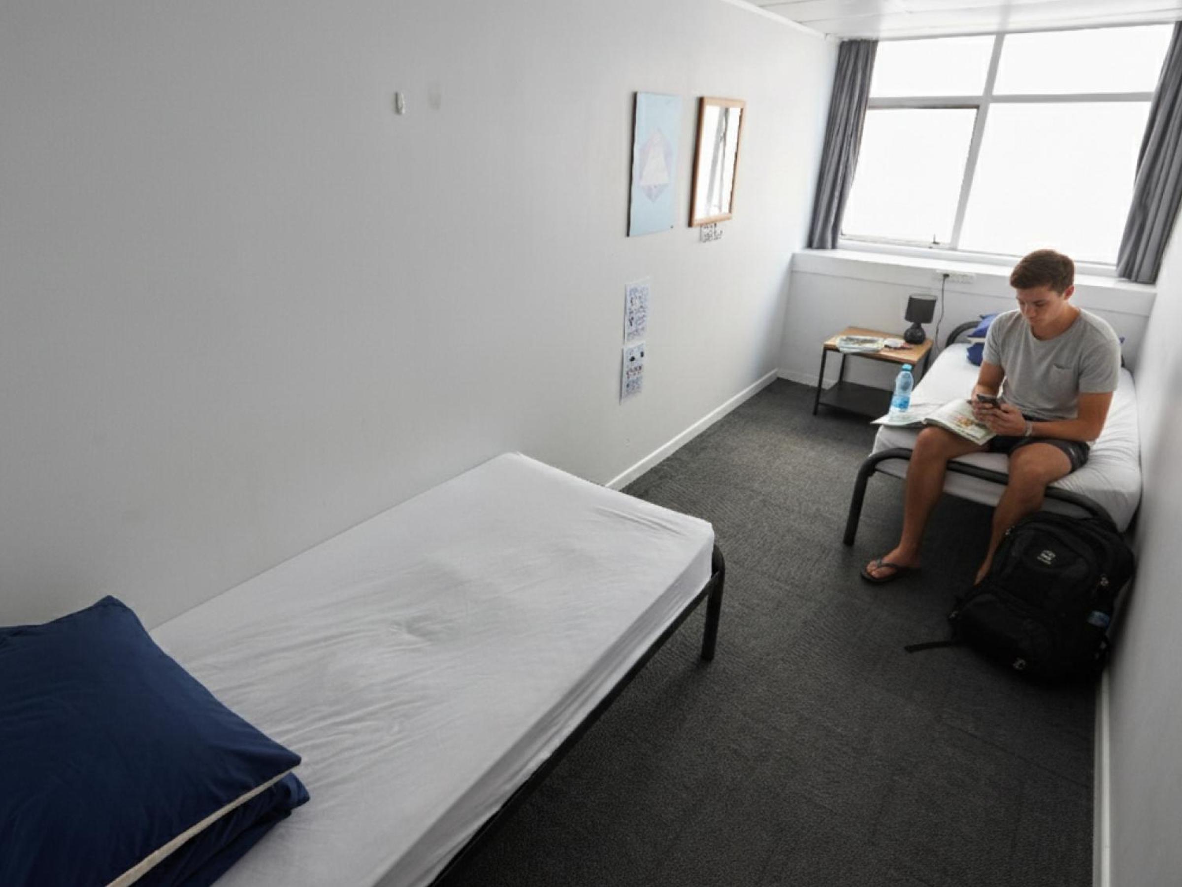 Twin Room - Photo 2