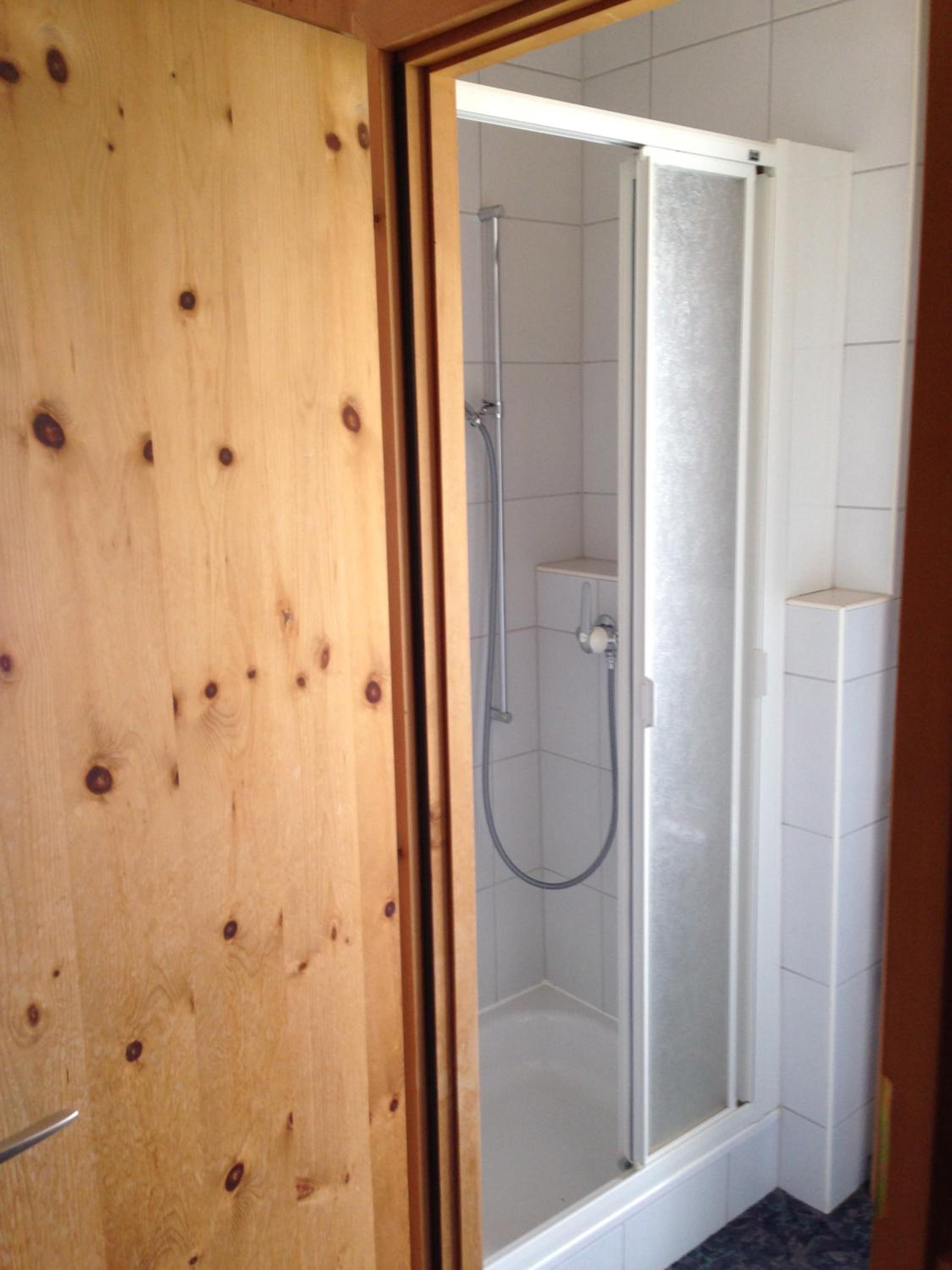 Quadruple Room with Bathroom - Photo 4