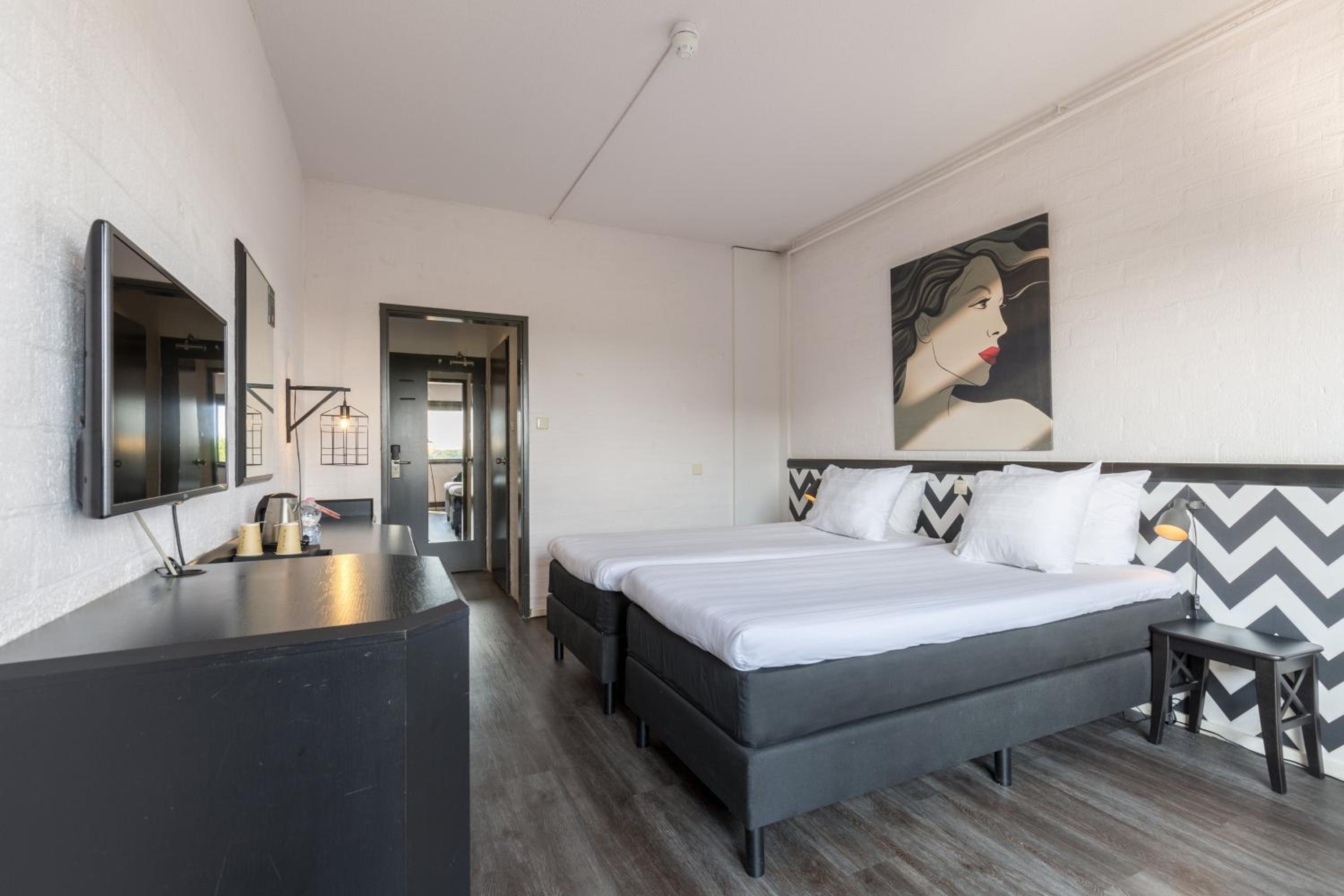 Comfort Room 1 Twin Bed