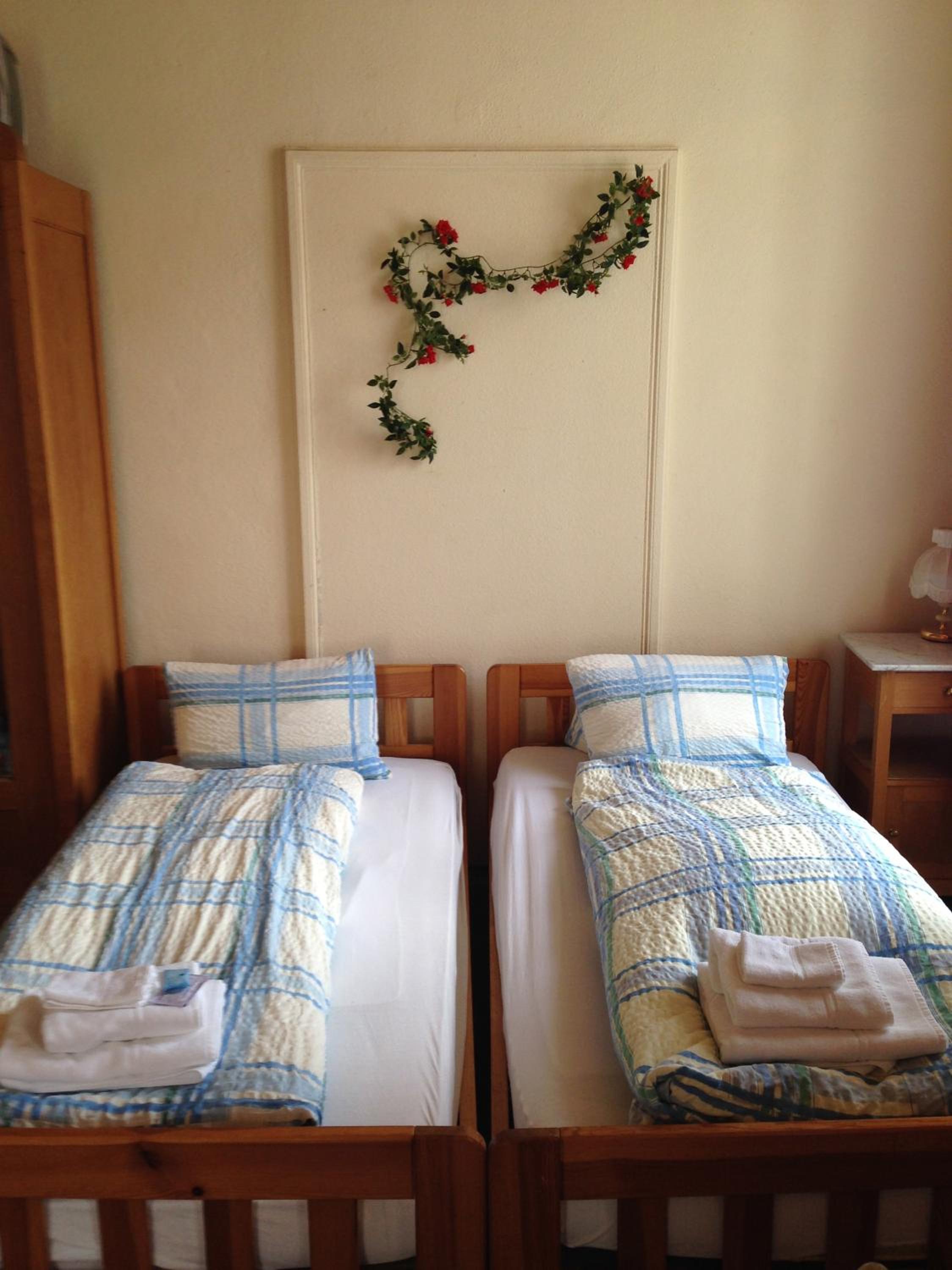 Triple Room with Bathroom - Photo 4
